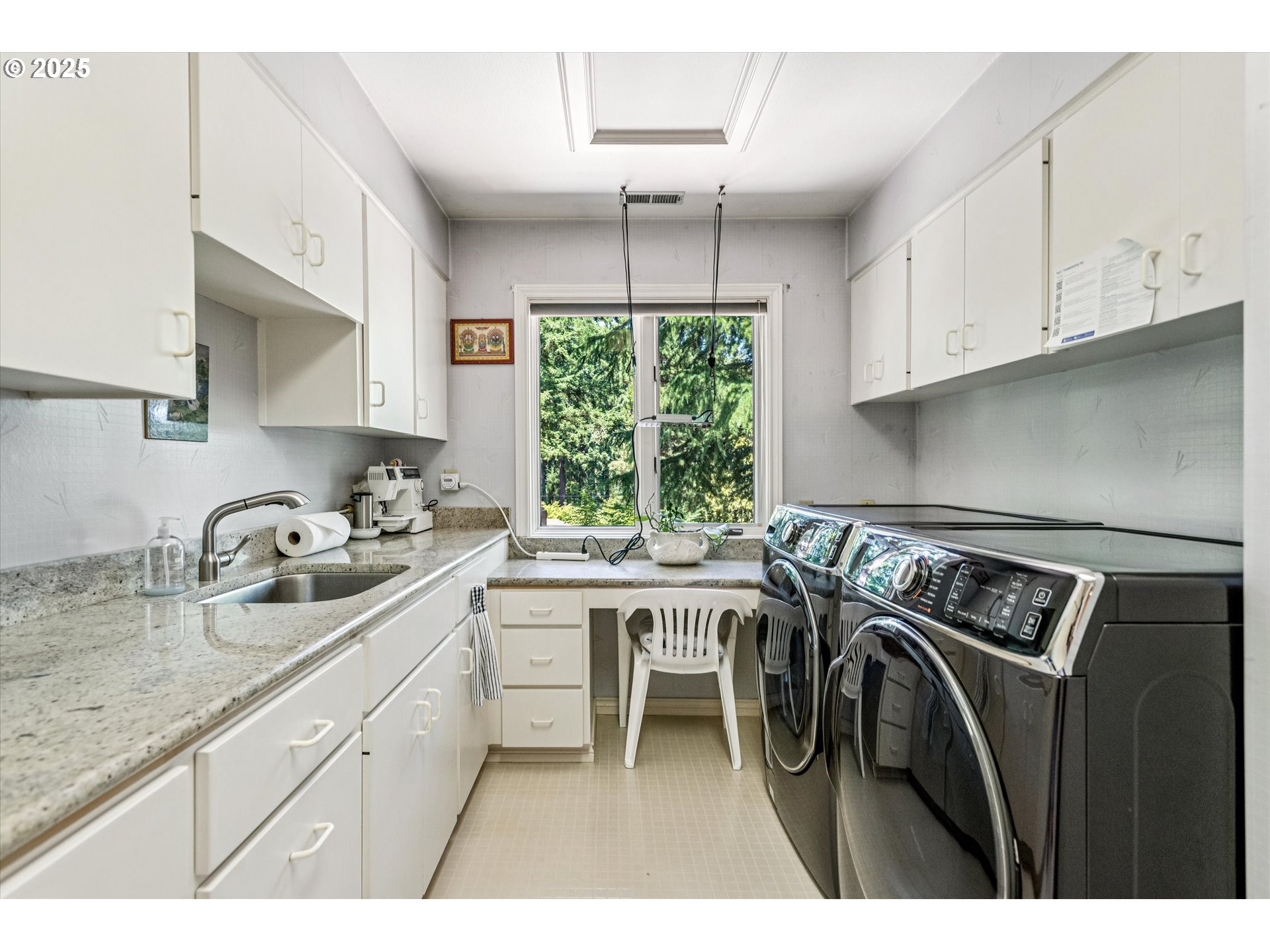 property viewer photo 31