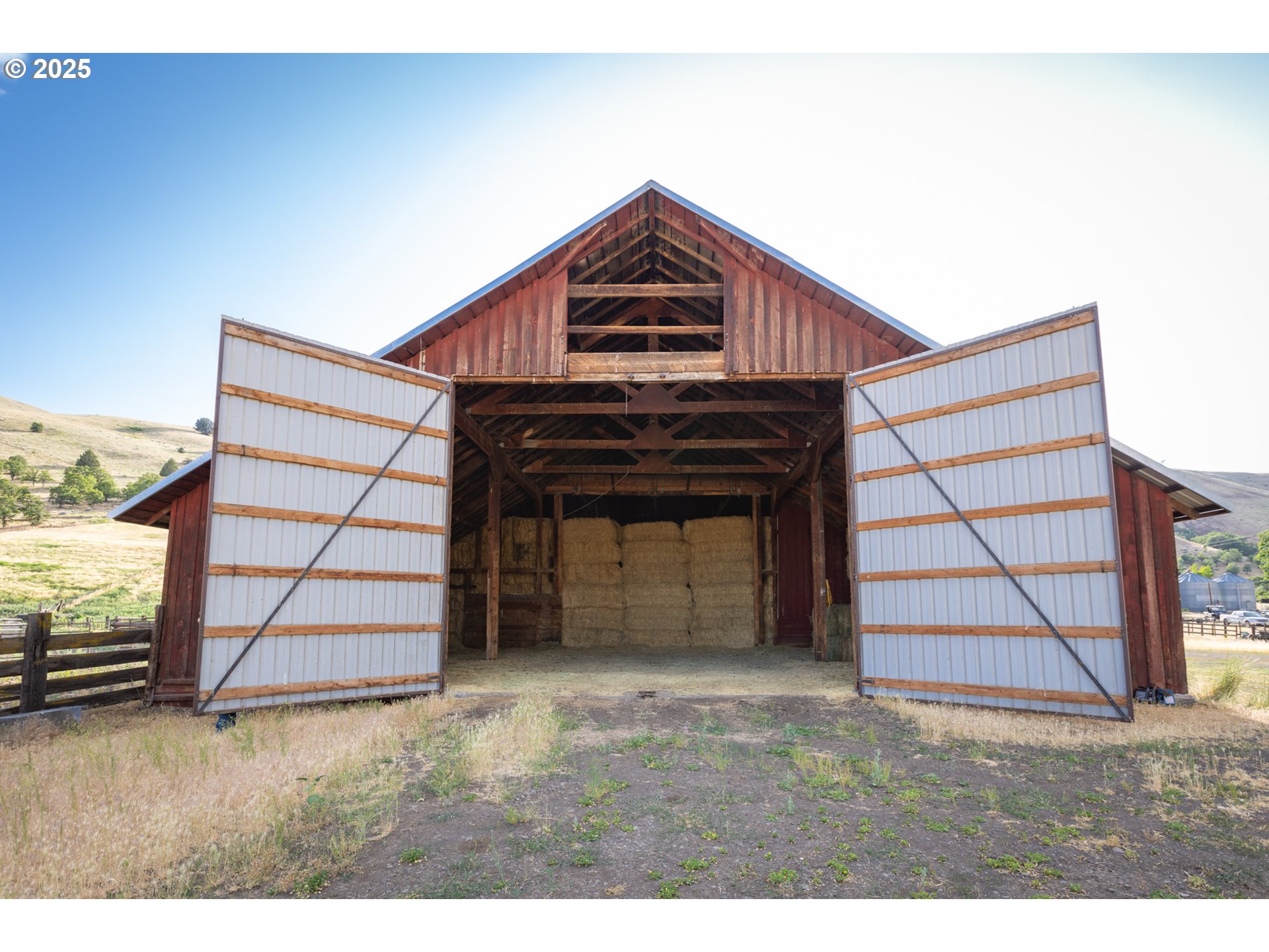 main property photo 39
