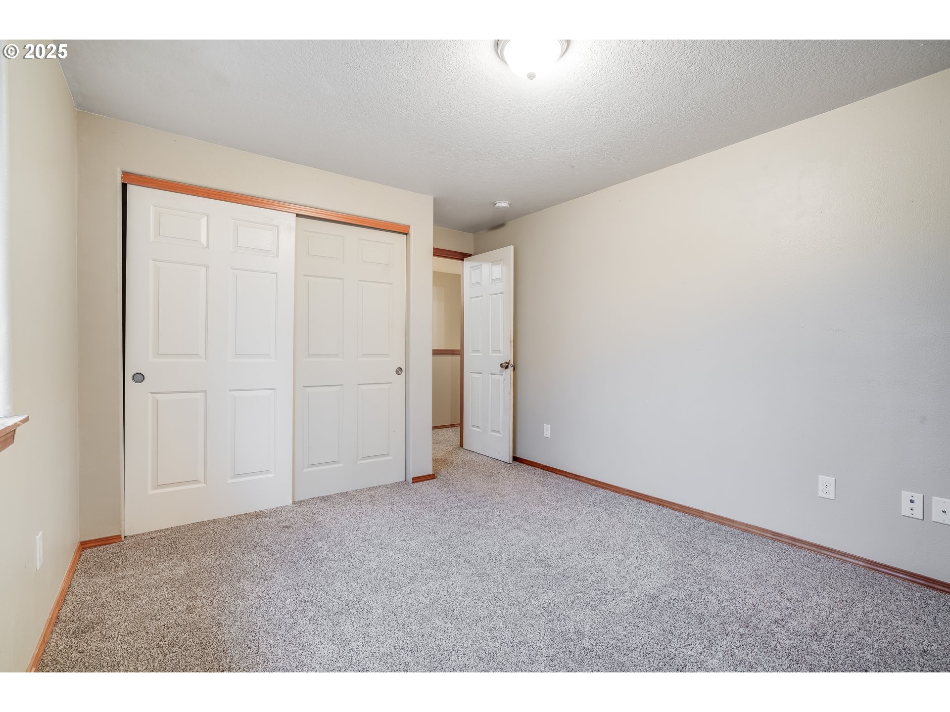 property viewer photo 24