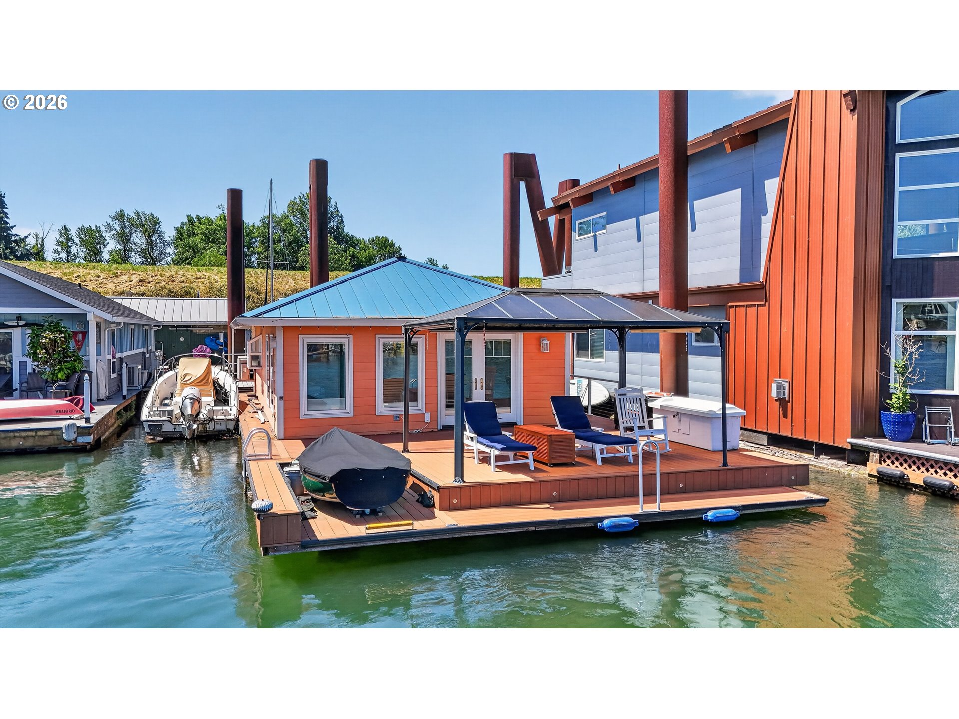 main property photo 4