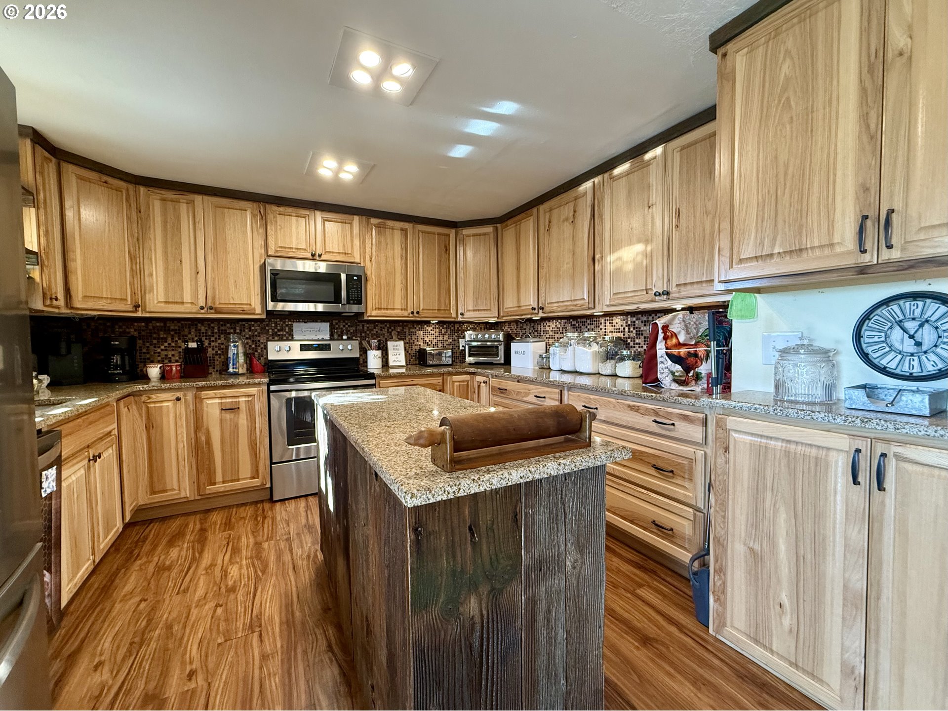 main property photo 13