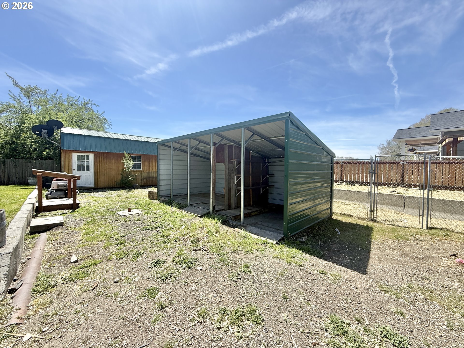 main property photo 23