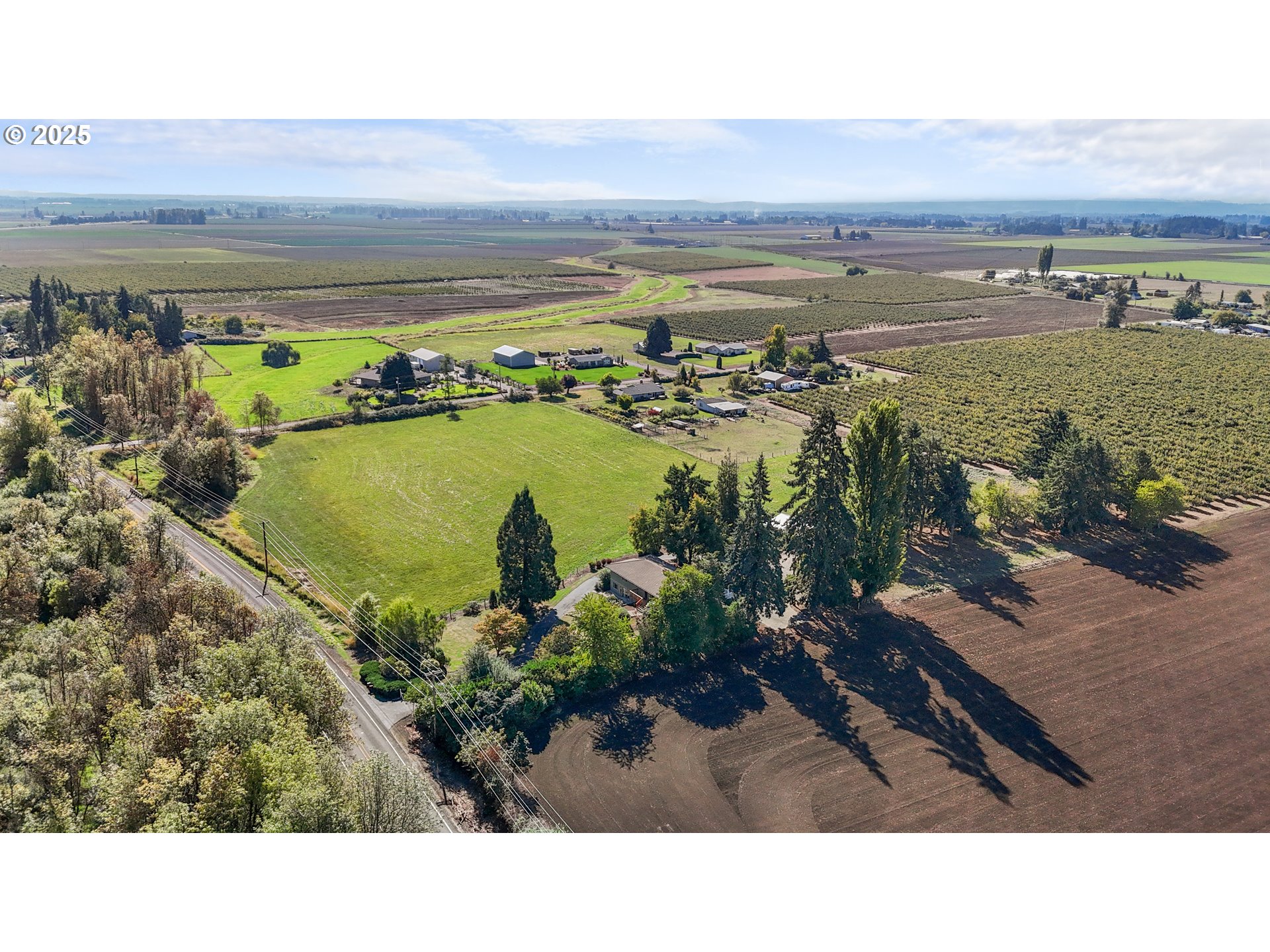 main property photo 32