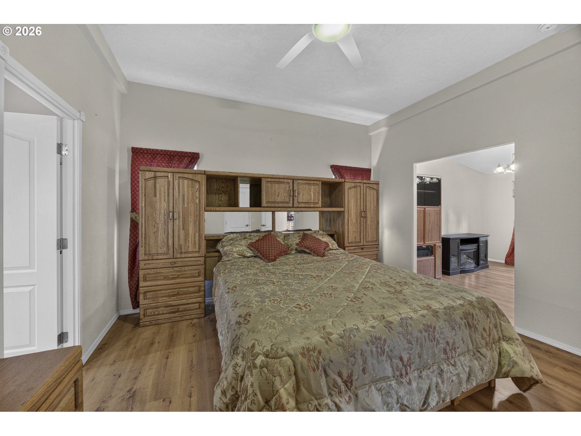 main property photo 20