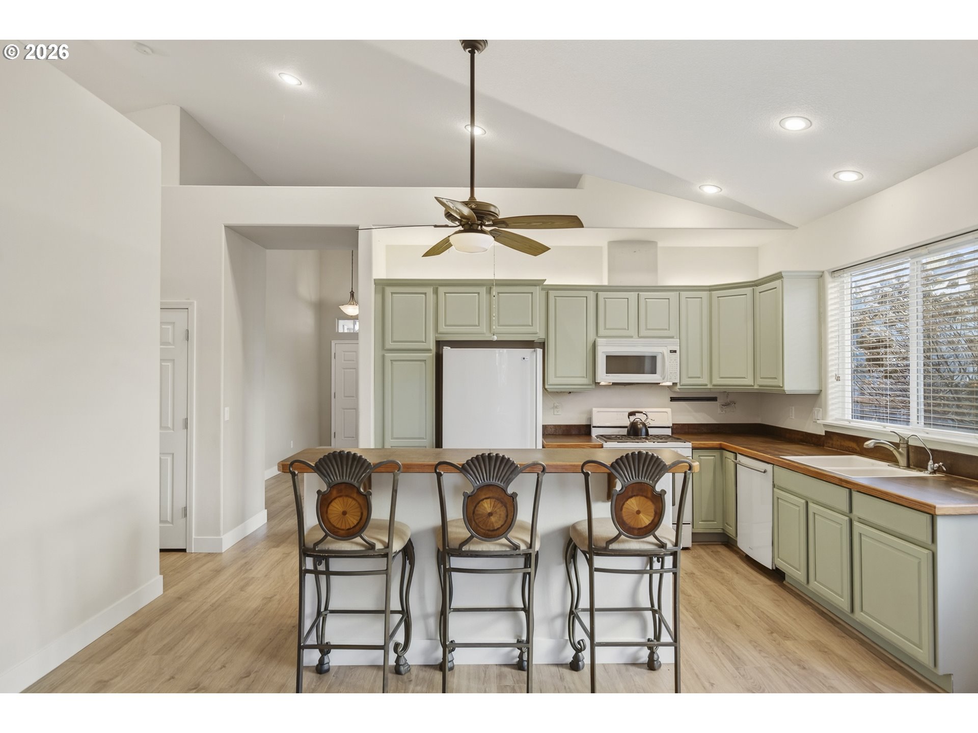 property viewer photo 1
