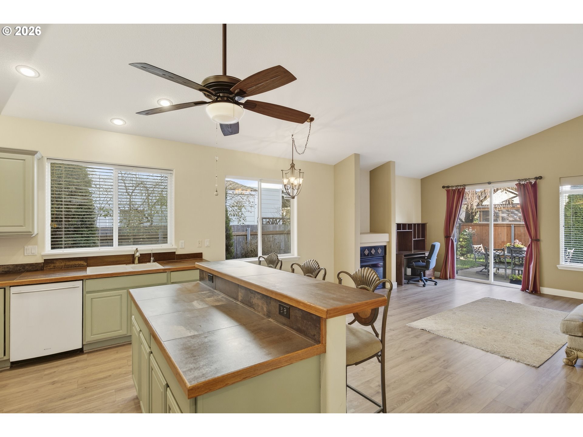 property viewer photo 10