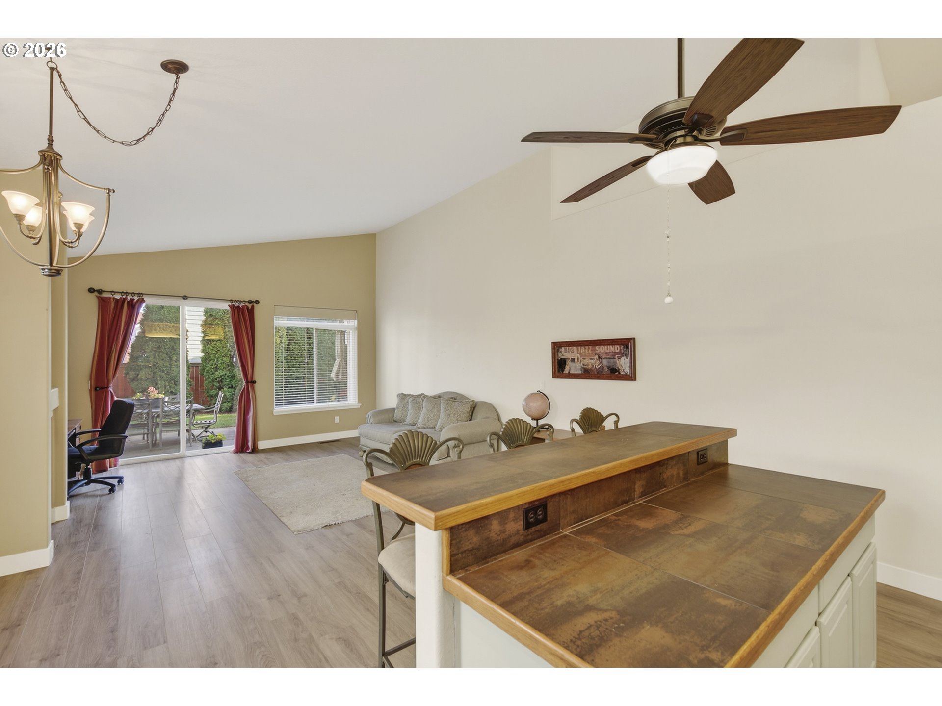 property viewer photo 11