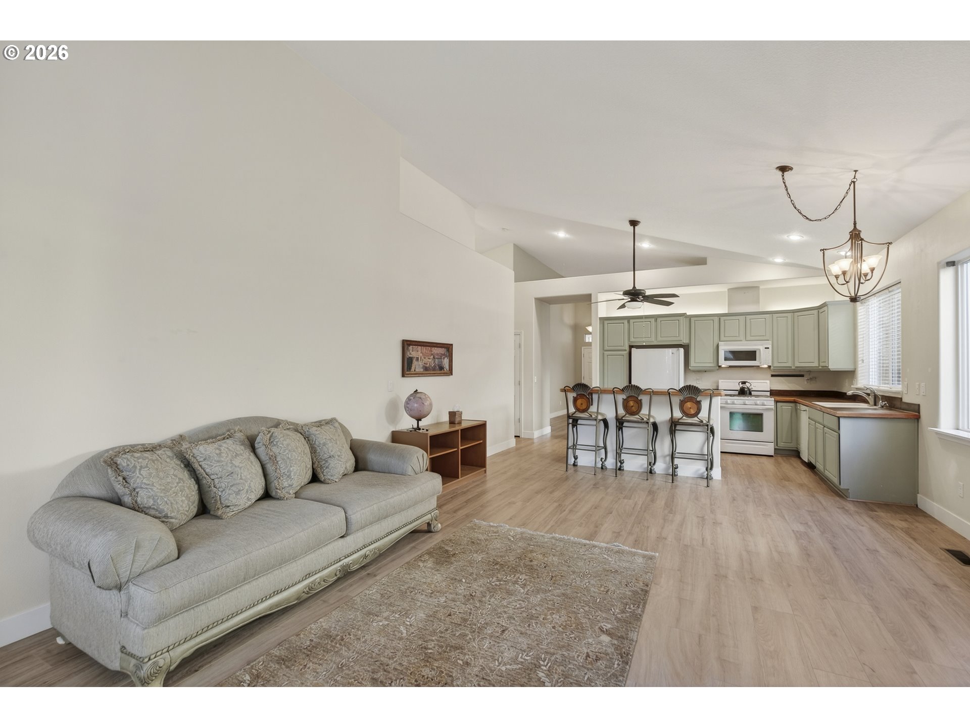 property viewer photo 13