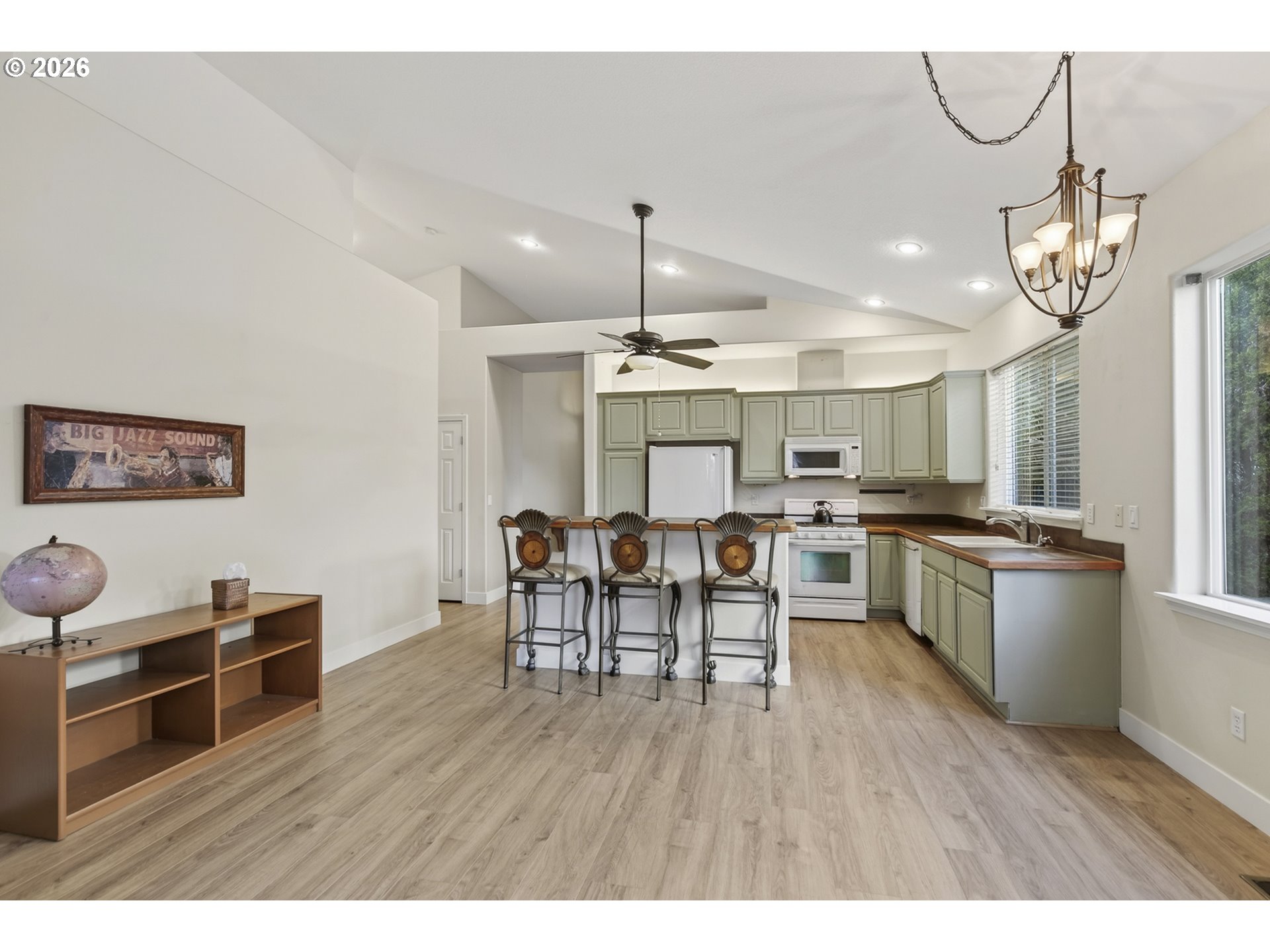 property viewer photo 14