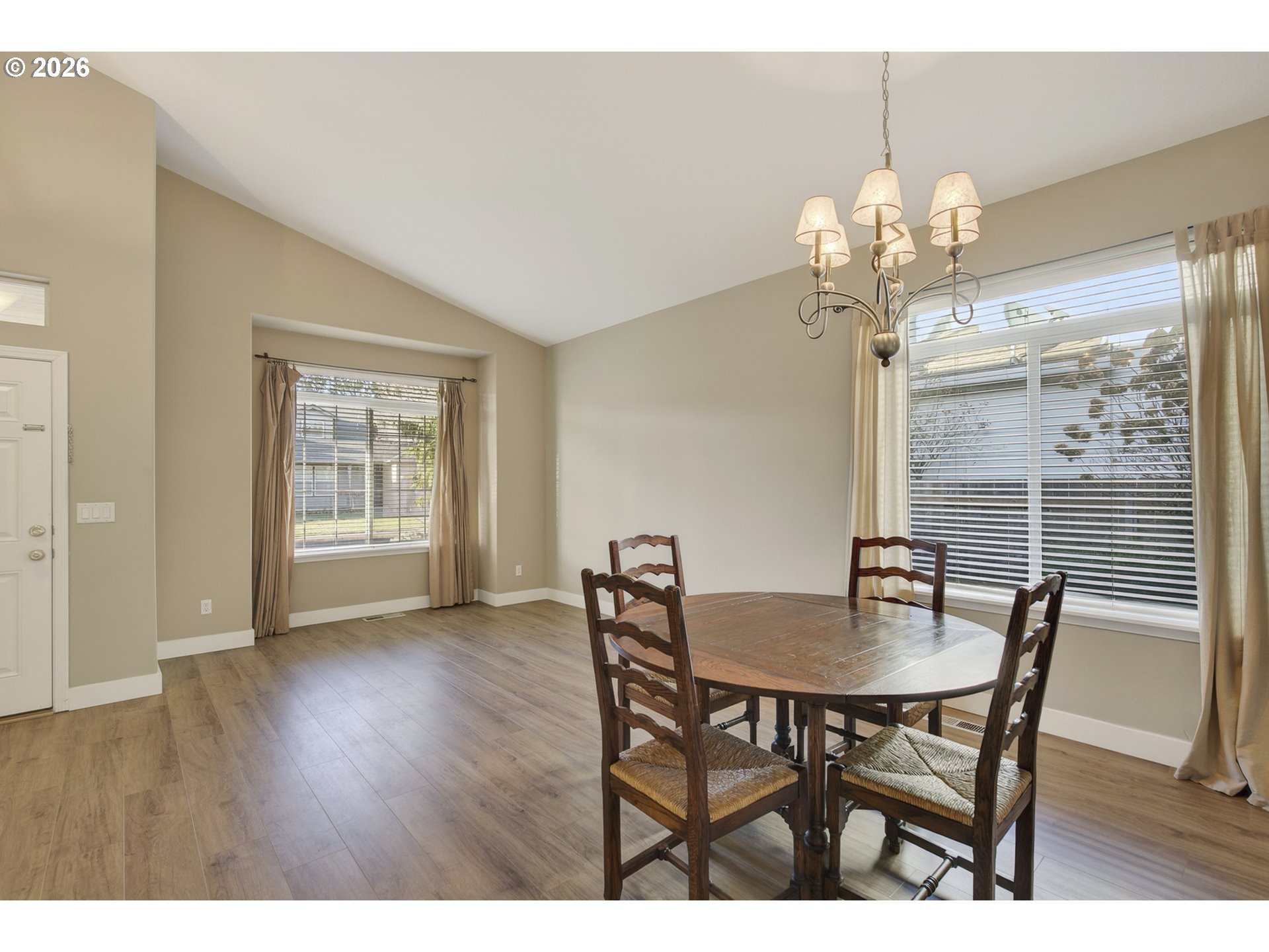 property viewer photo 15