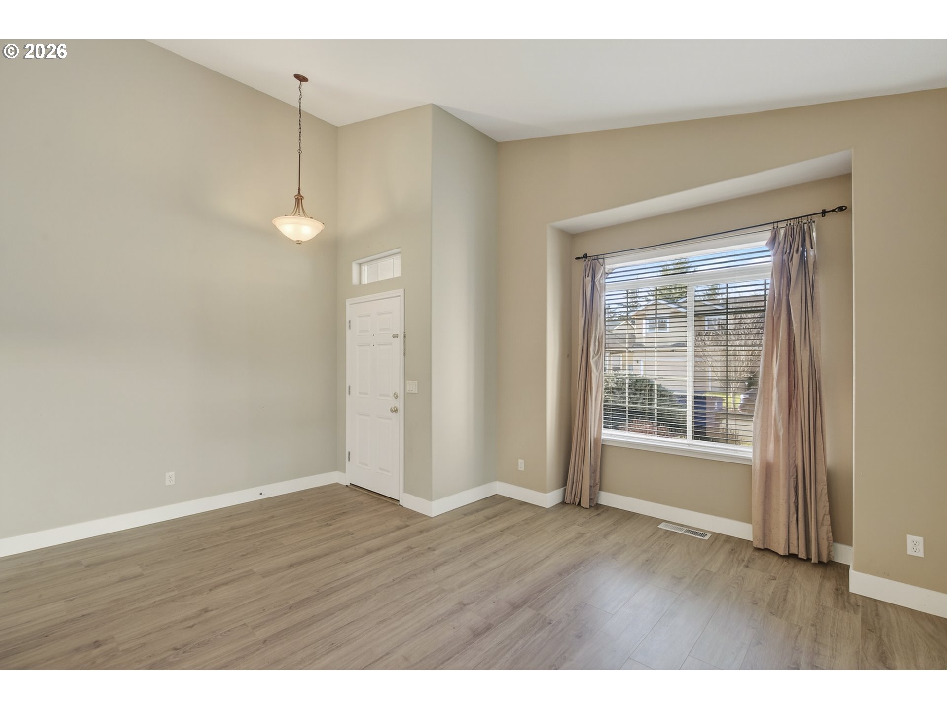 property viewer photo 18