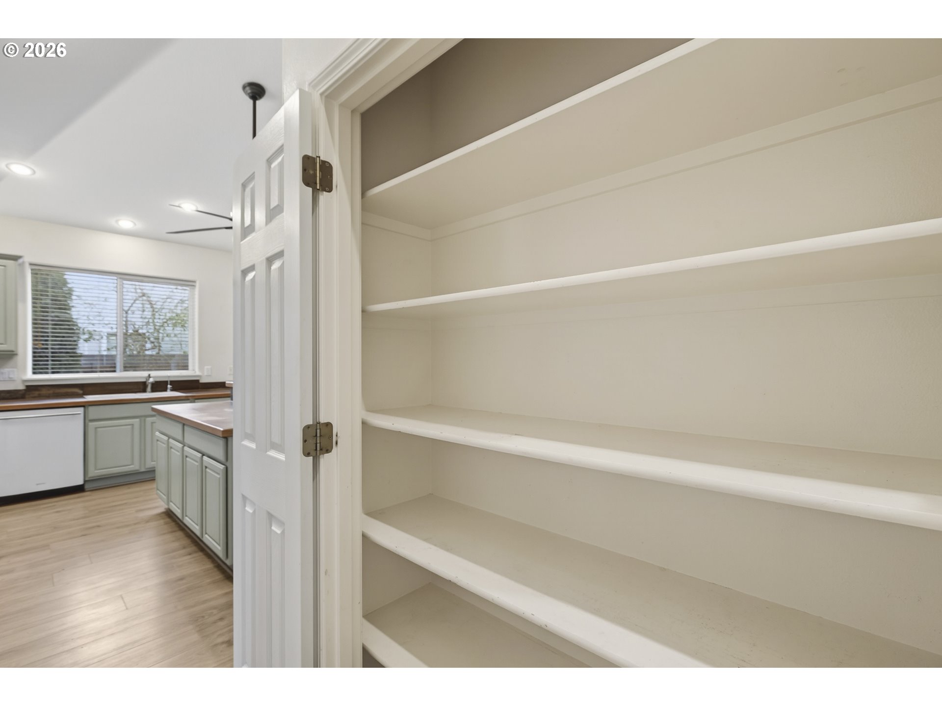 property viewer photo 20