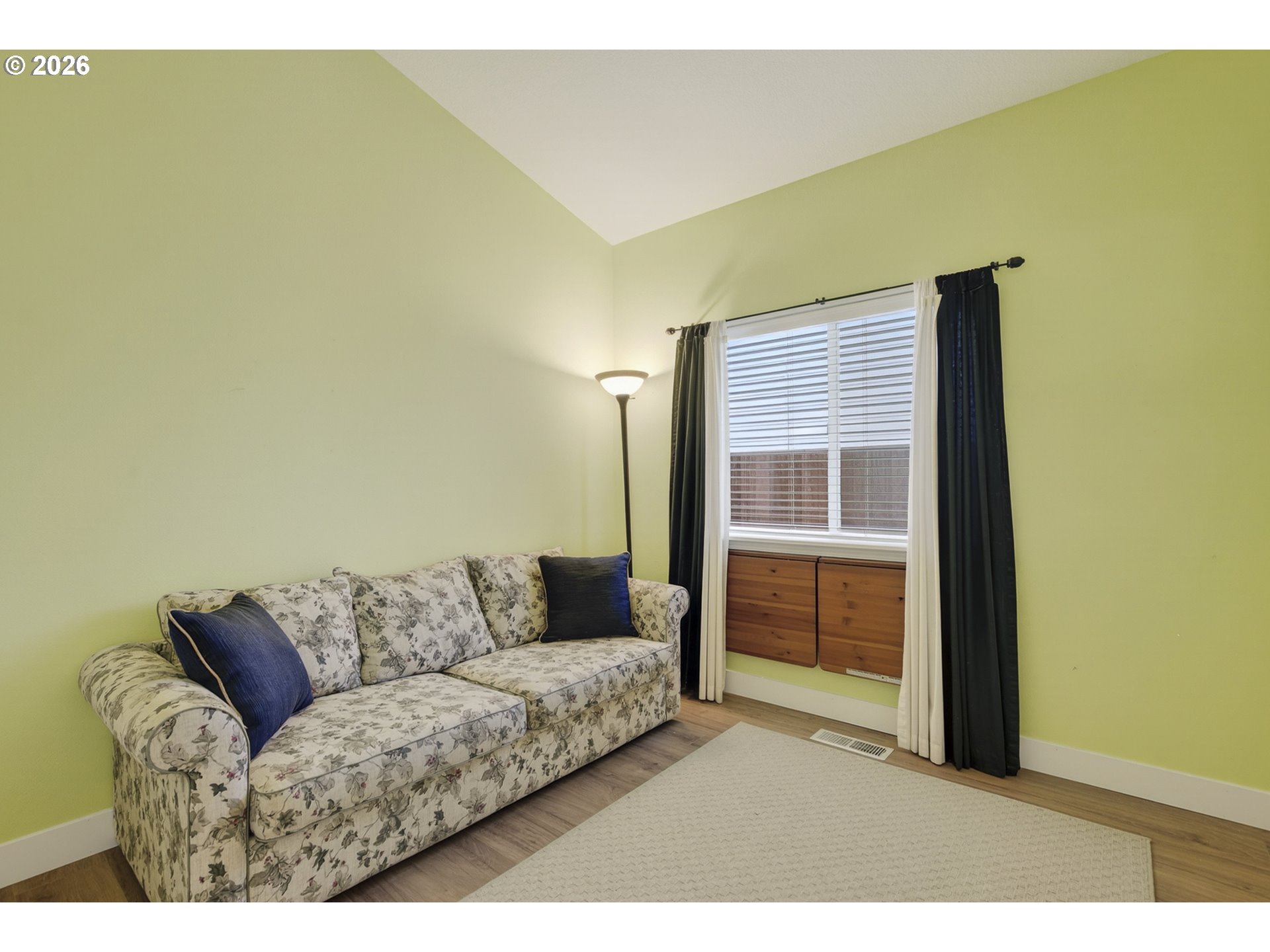 property viewer photo 23