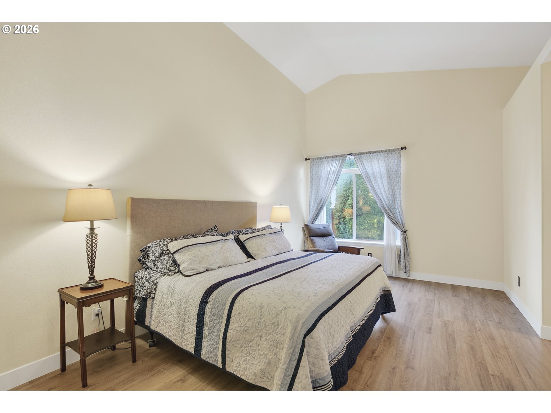 property viewer photo 25