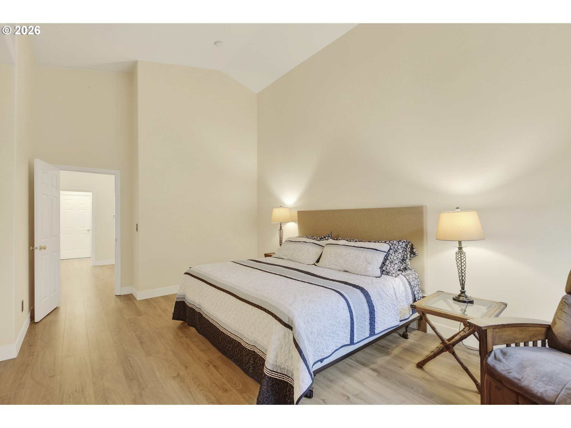 property viewer photo 26