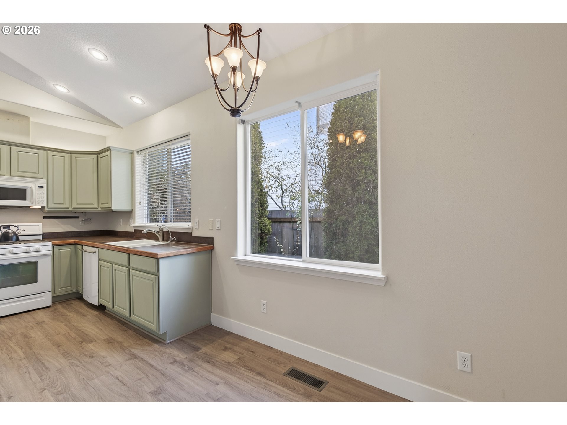 property viewer photo 5