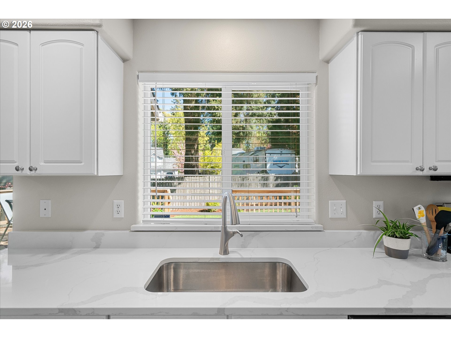 property viewer photo 10