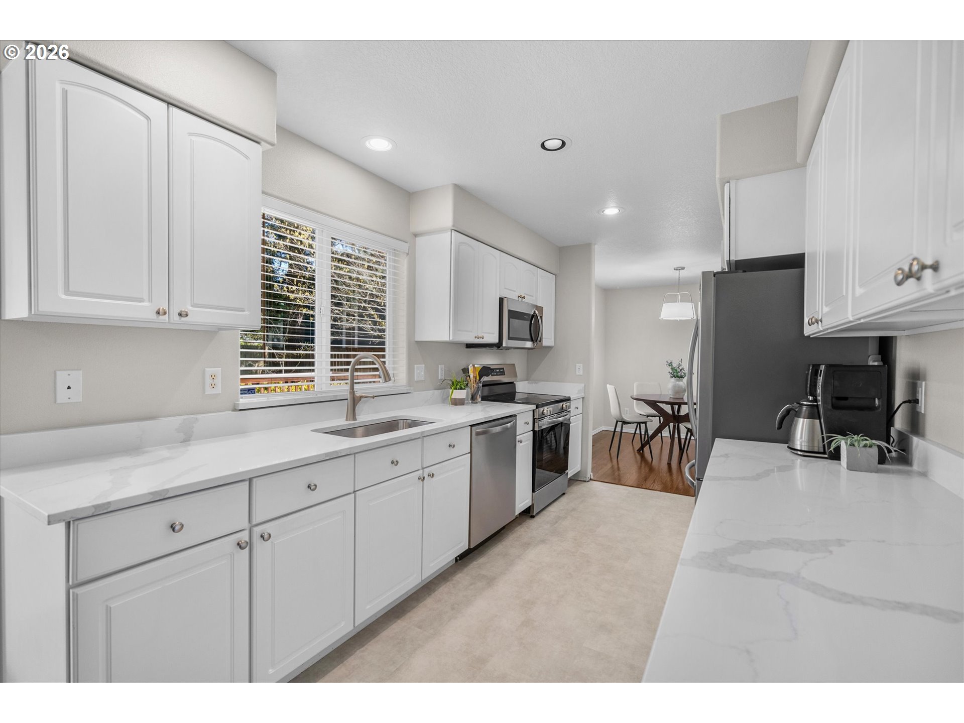 property viewer photo 7
