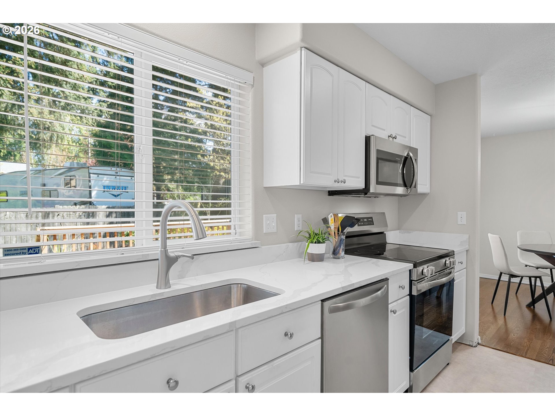 property viewer photo 9
