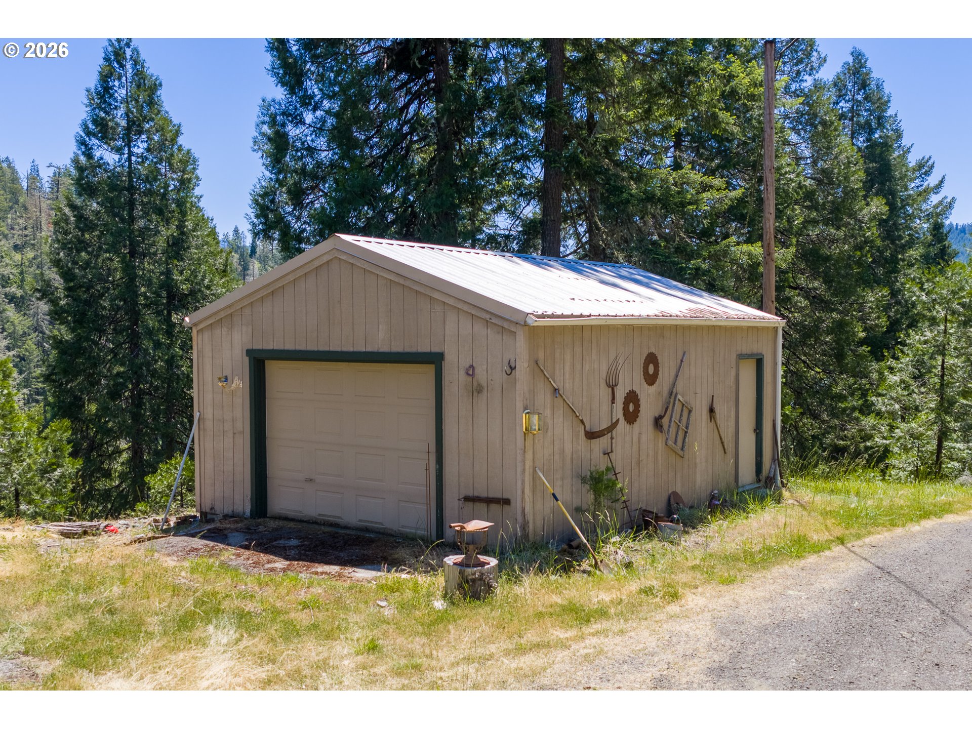 main property photo 45