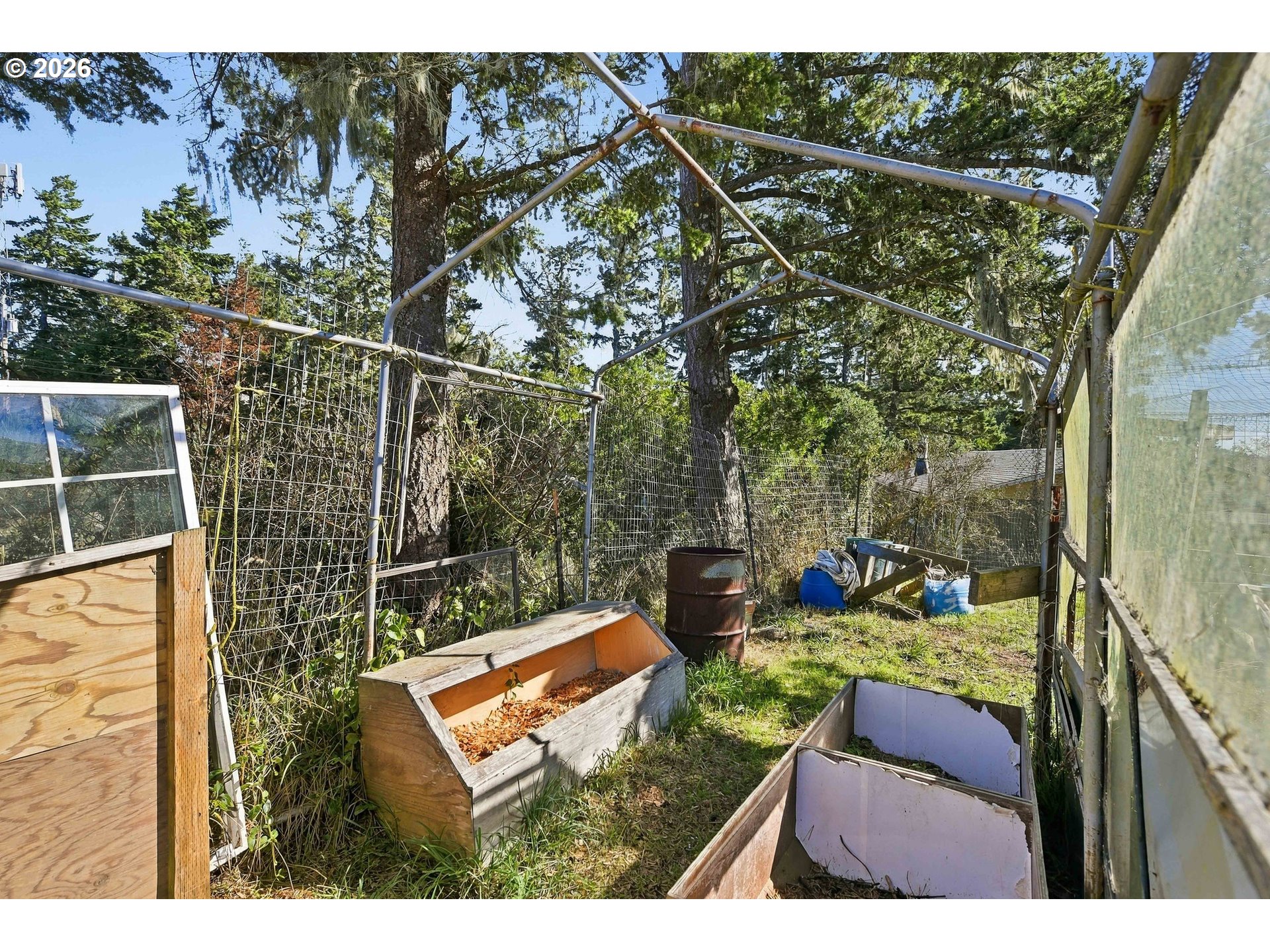 main property photo 40