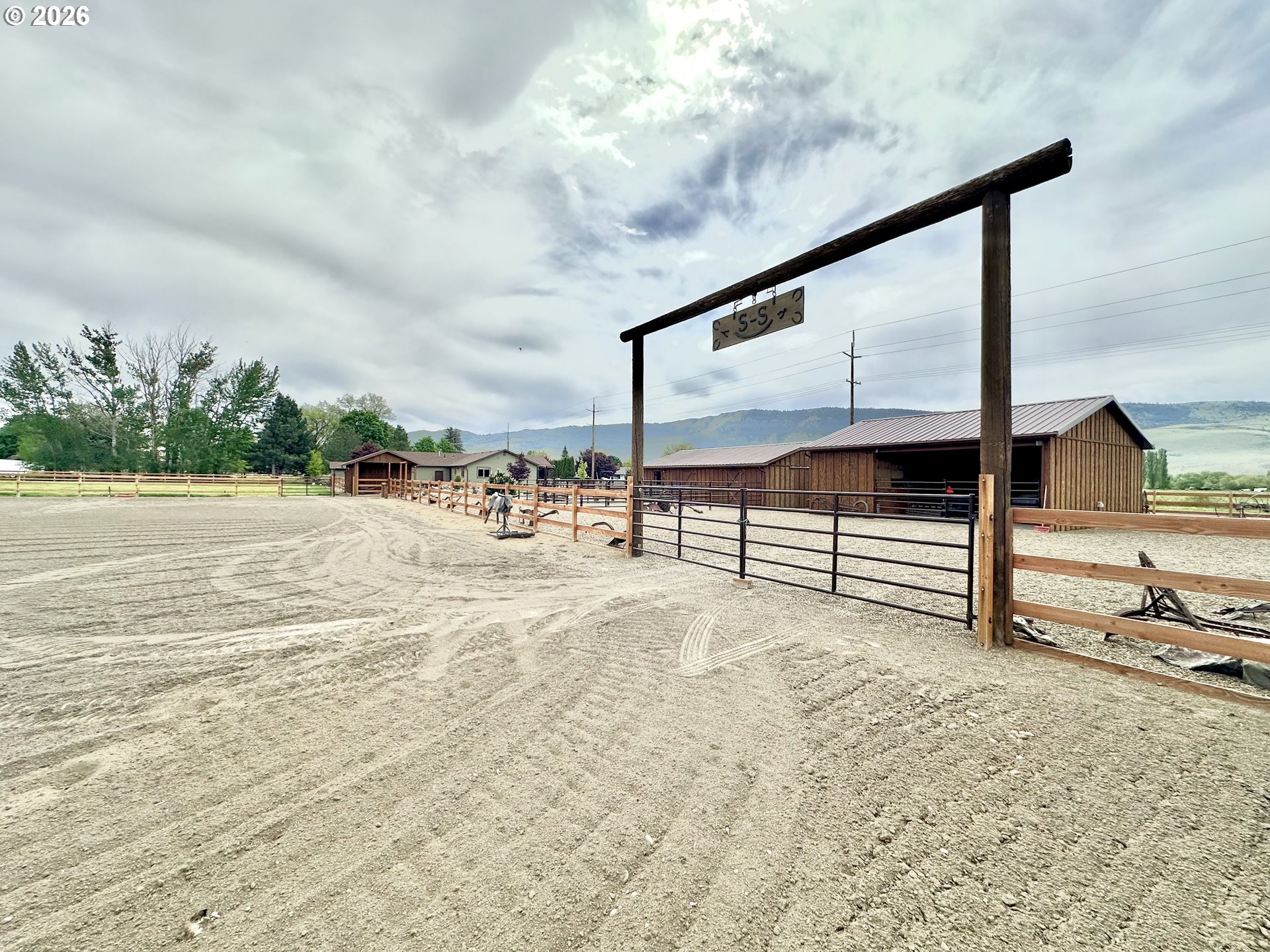 main property photo 14