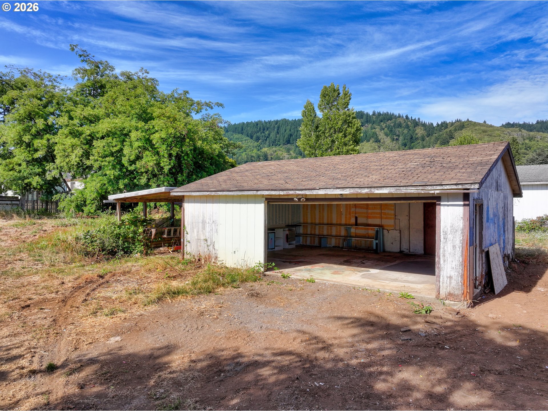 main property photo 23