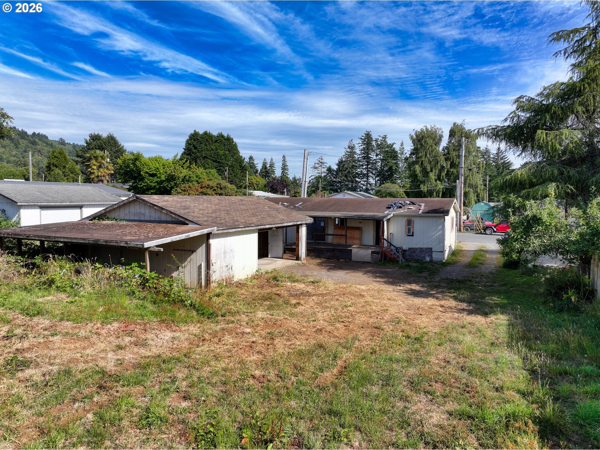 main property photo 28
