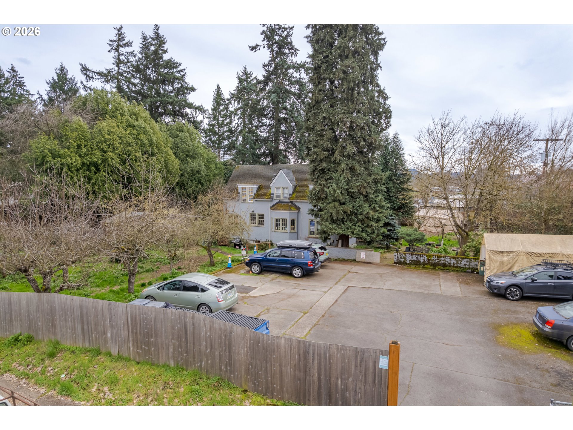 main property photo 40