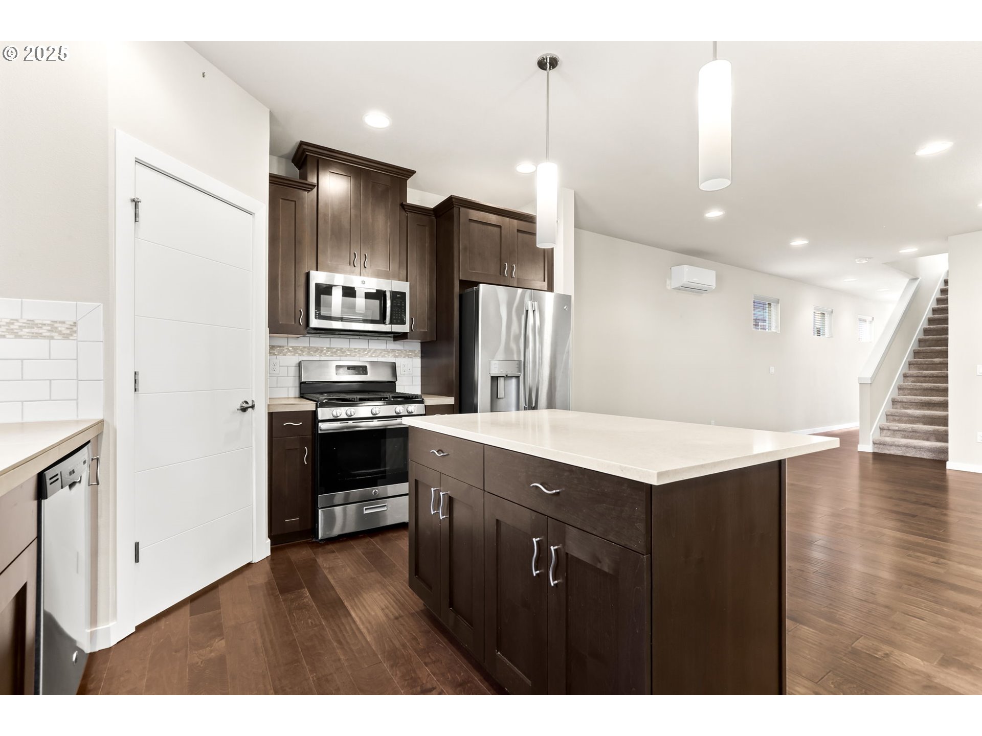 property viewer photo 10