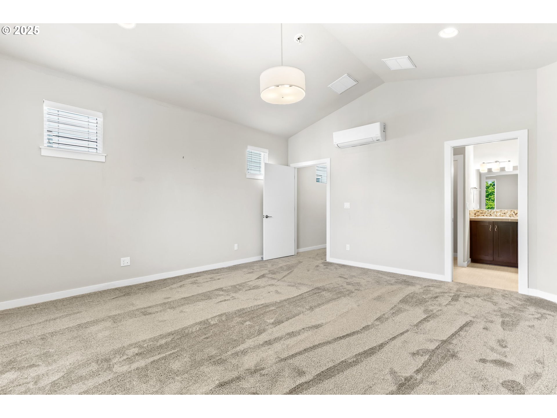 property viewer photo 15