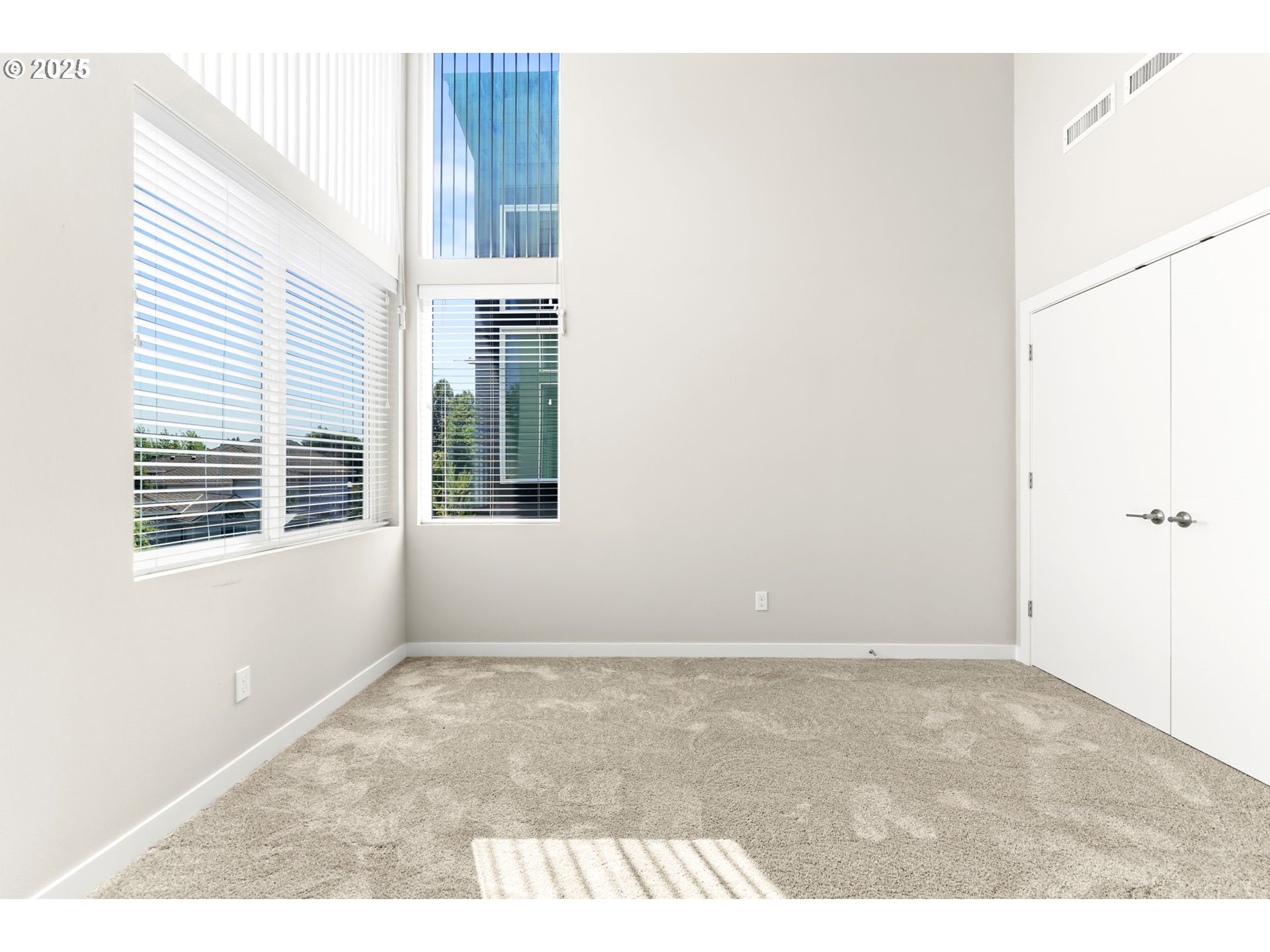 property viewer photo 20