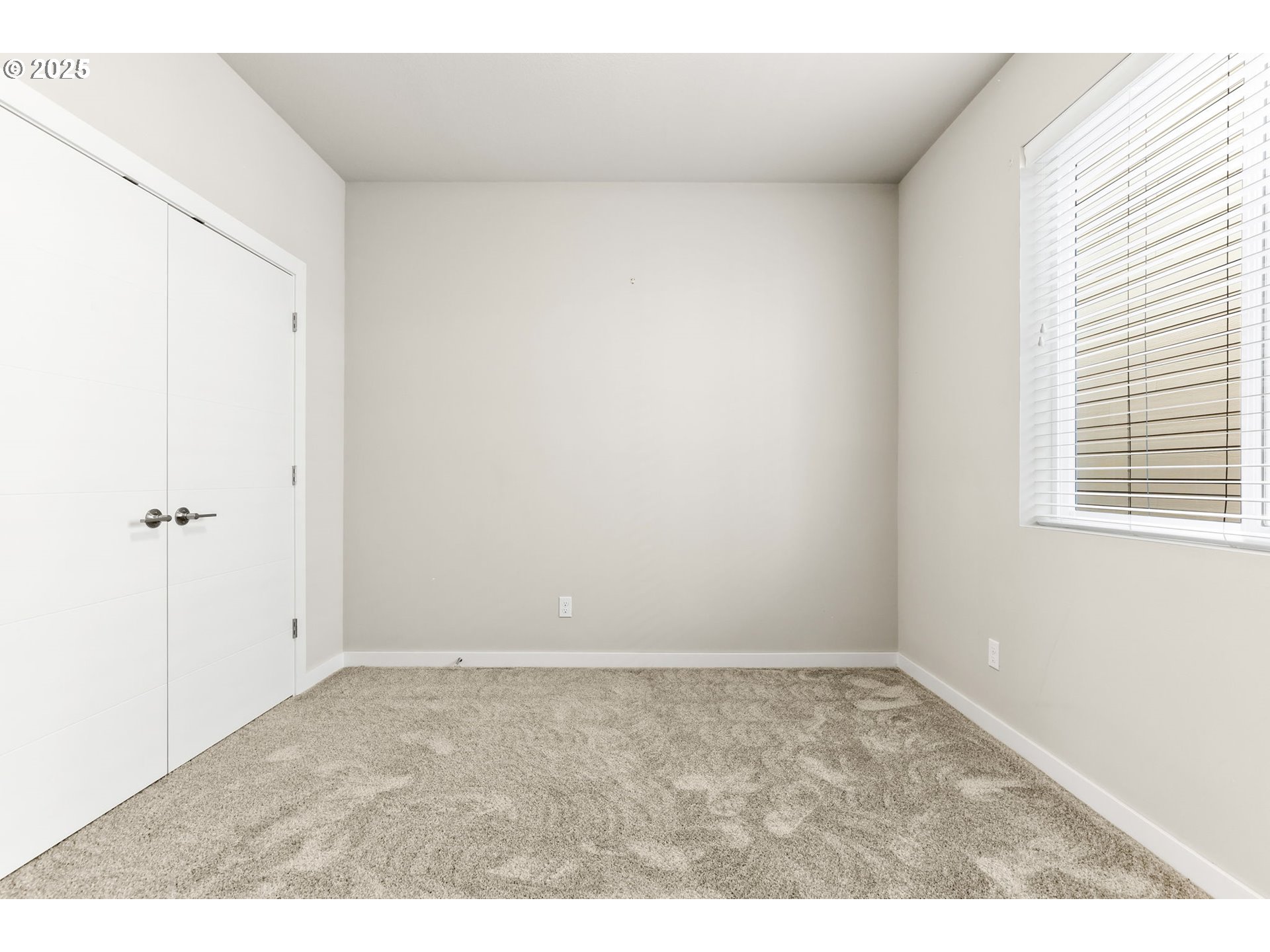property viewer photo 24