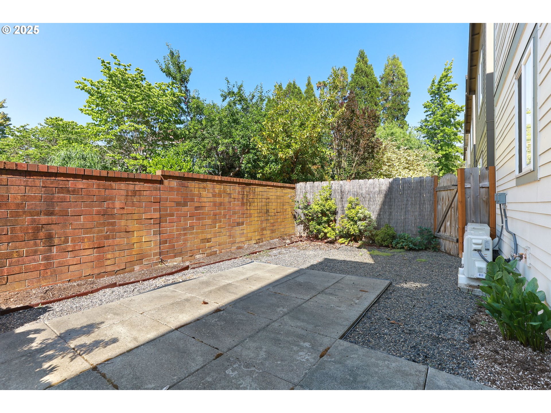 property viewer photo 25
