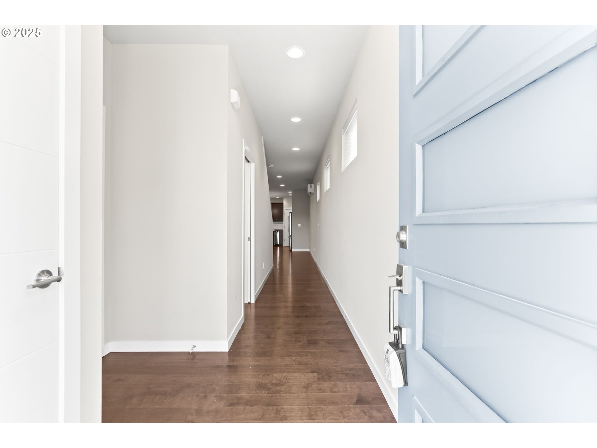 property viewer photo 3