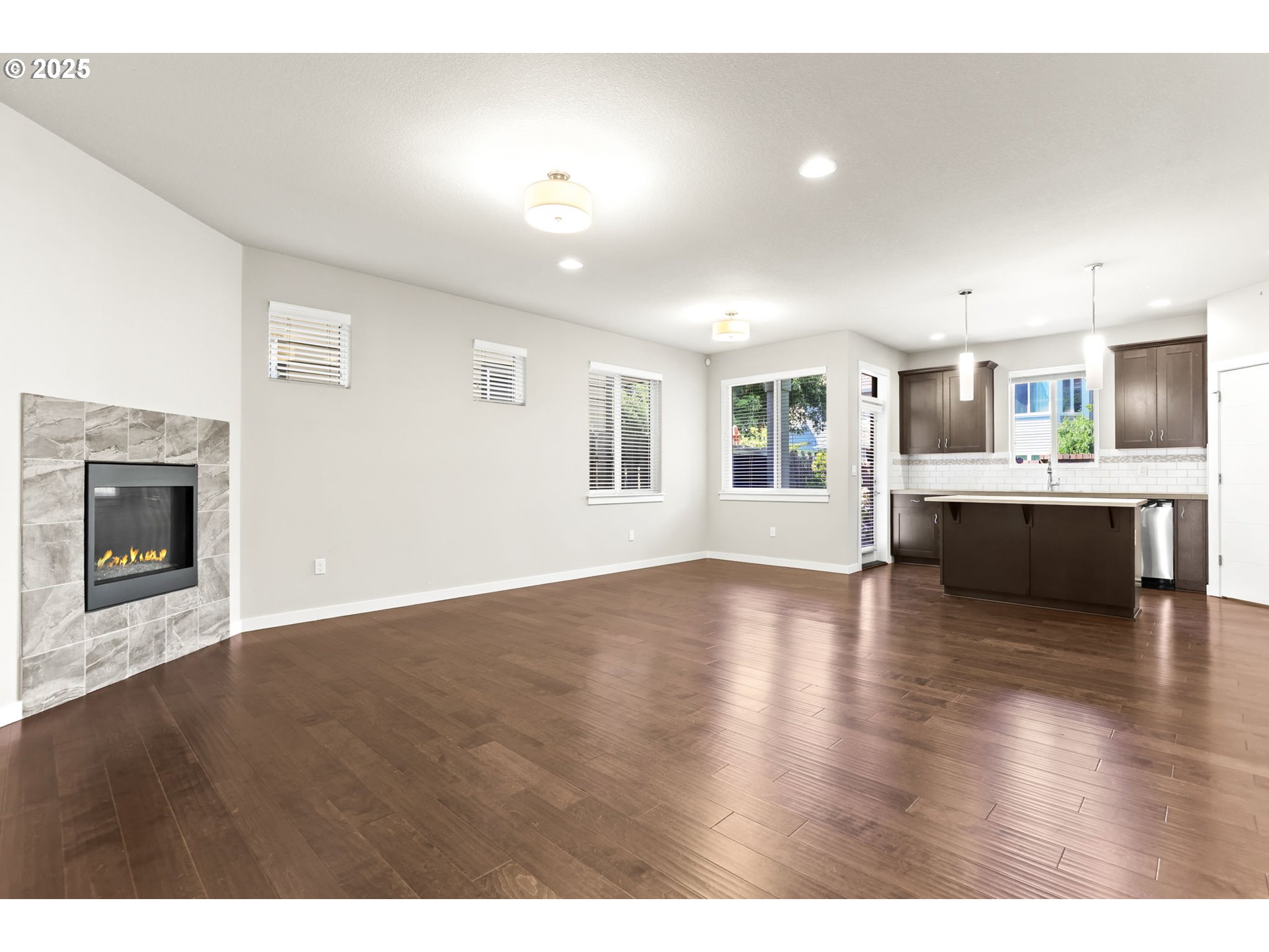 property viewer photo 4