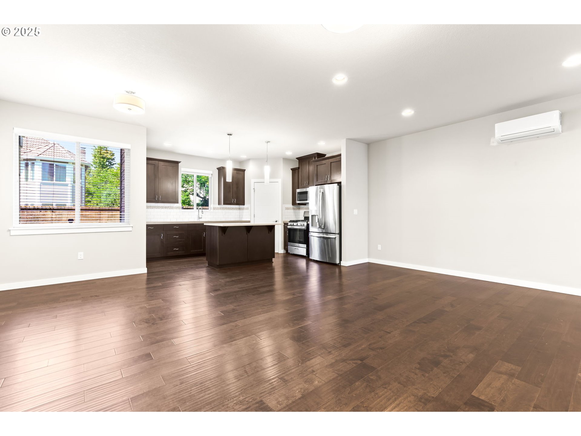 property viewer photo 6