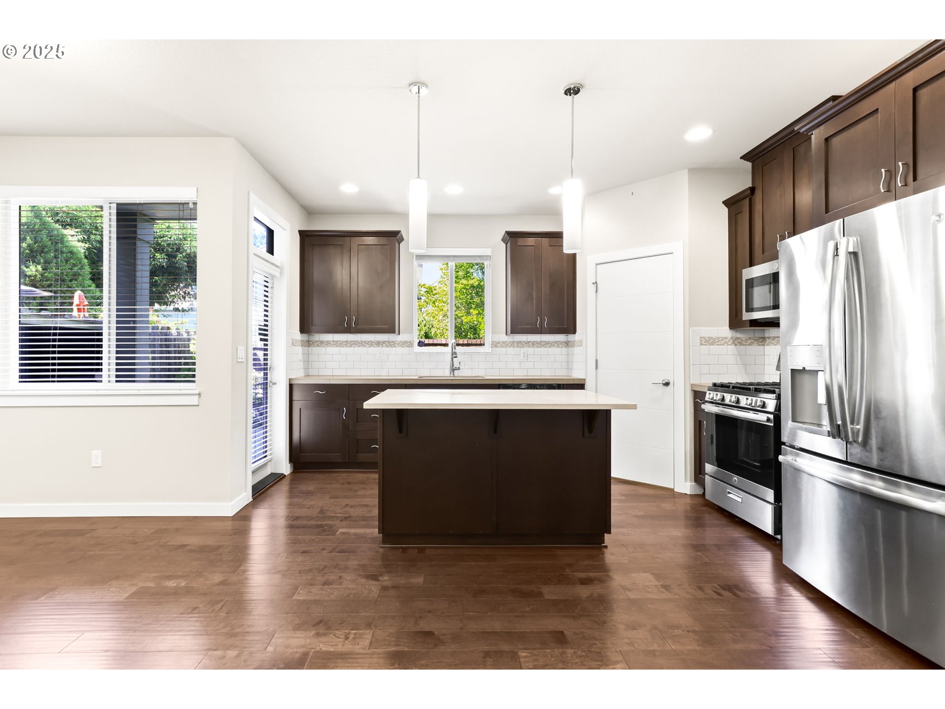 property viewer photo 8