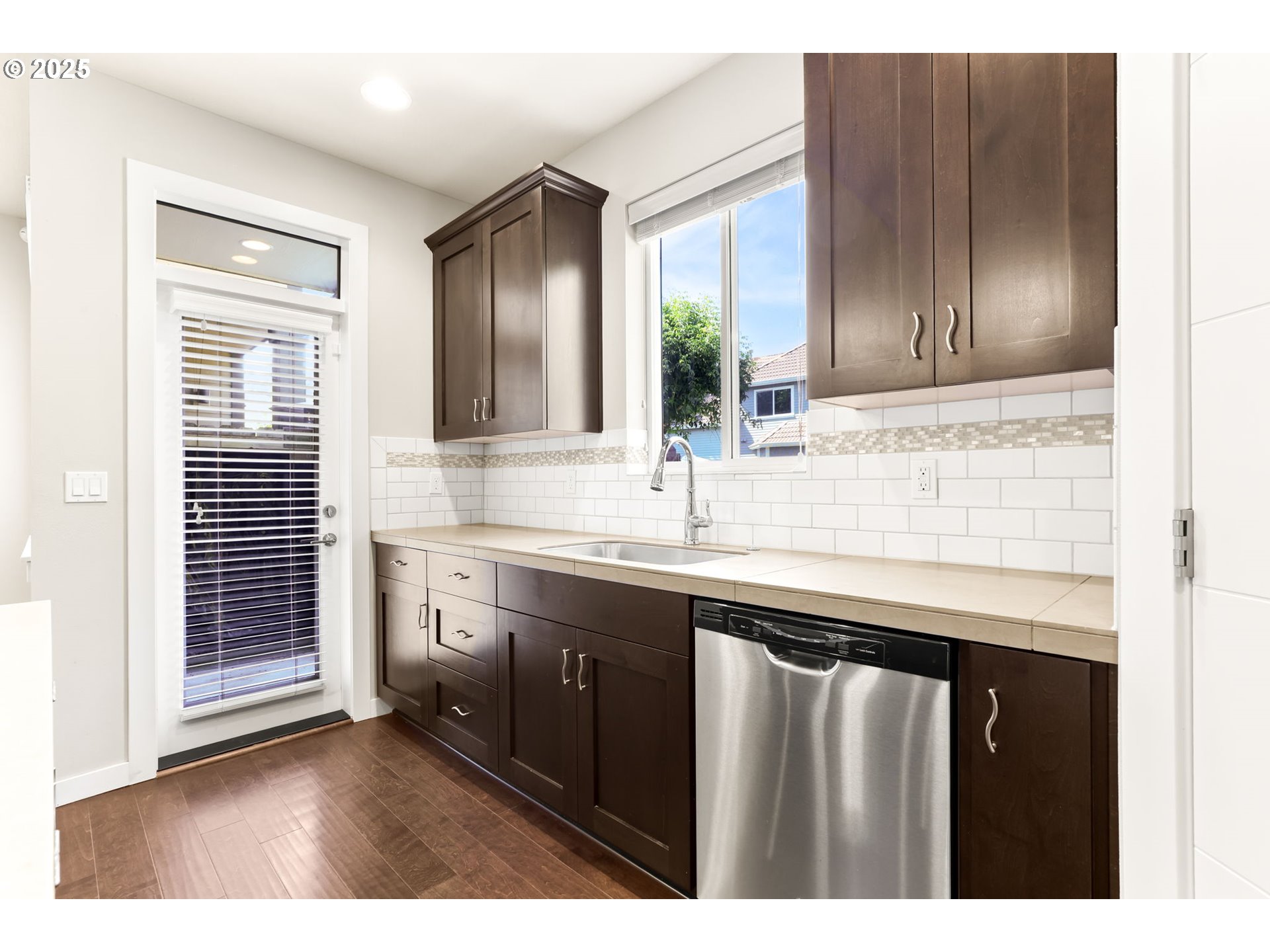 property viewer photo 9