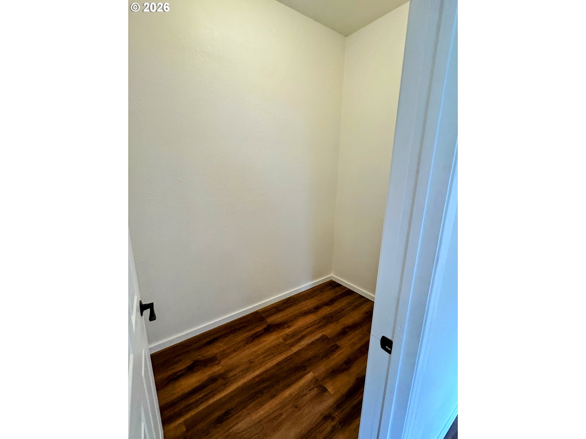 property viewer photo 16