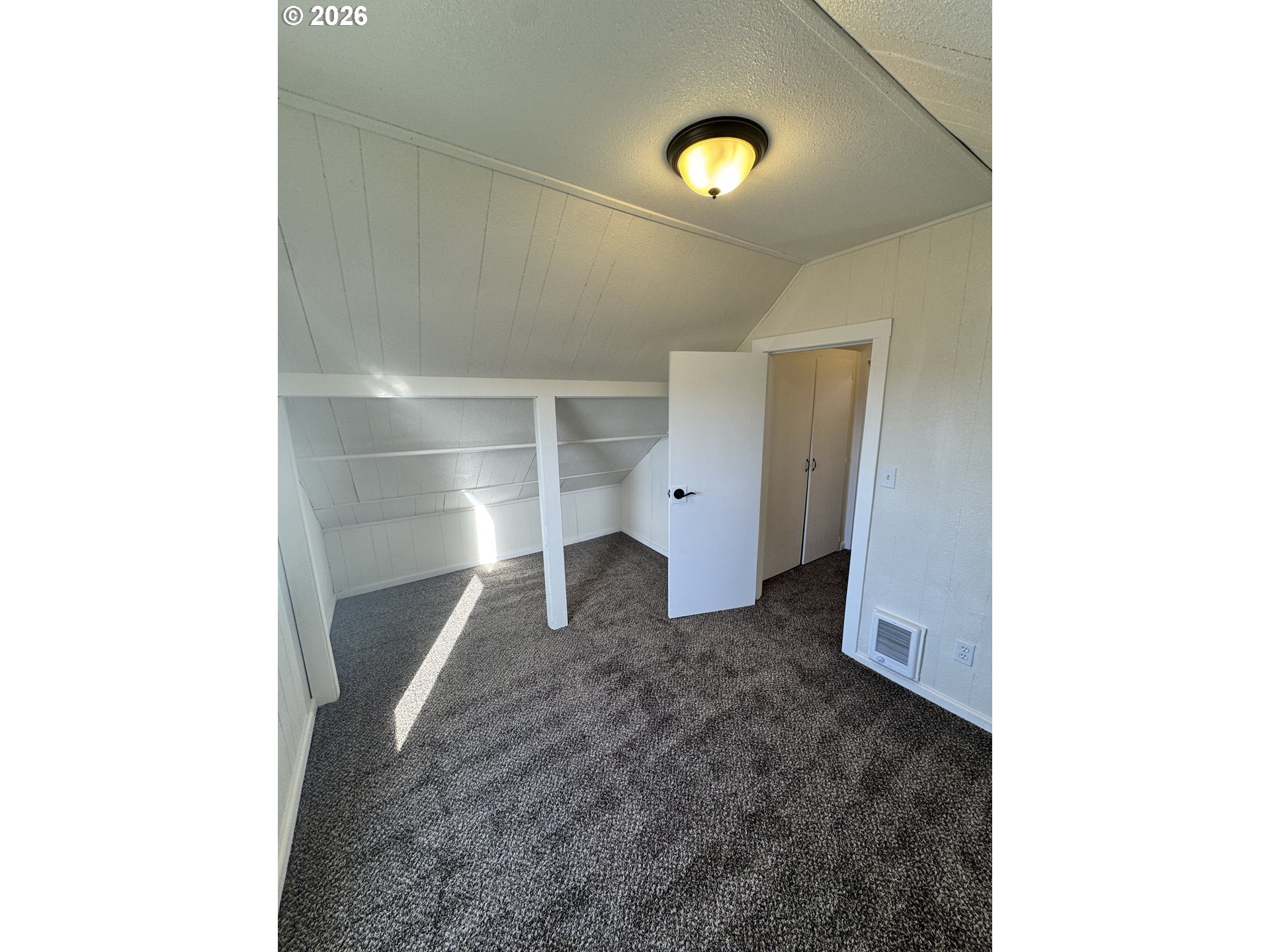 property viewer photo 30