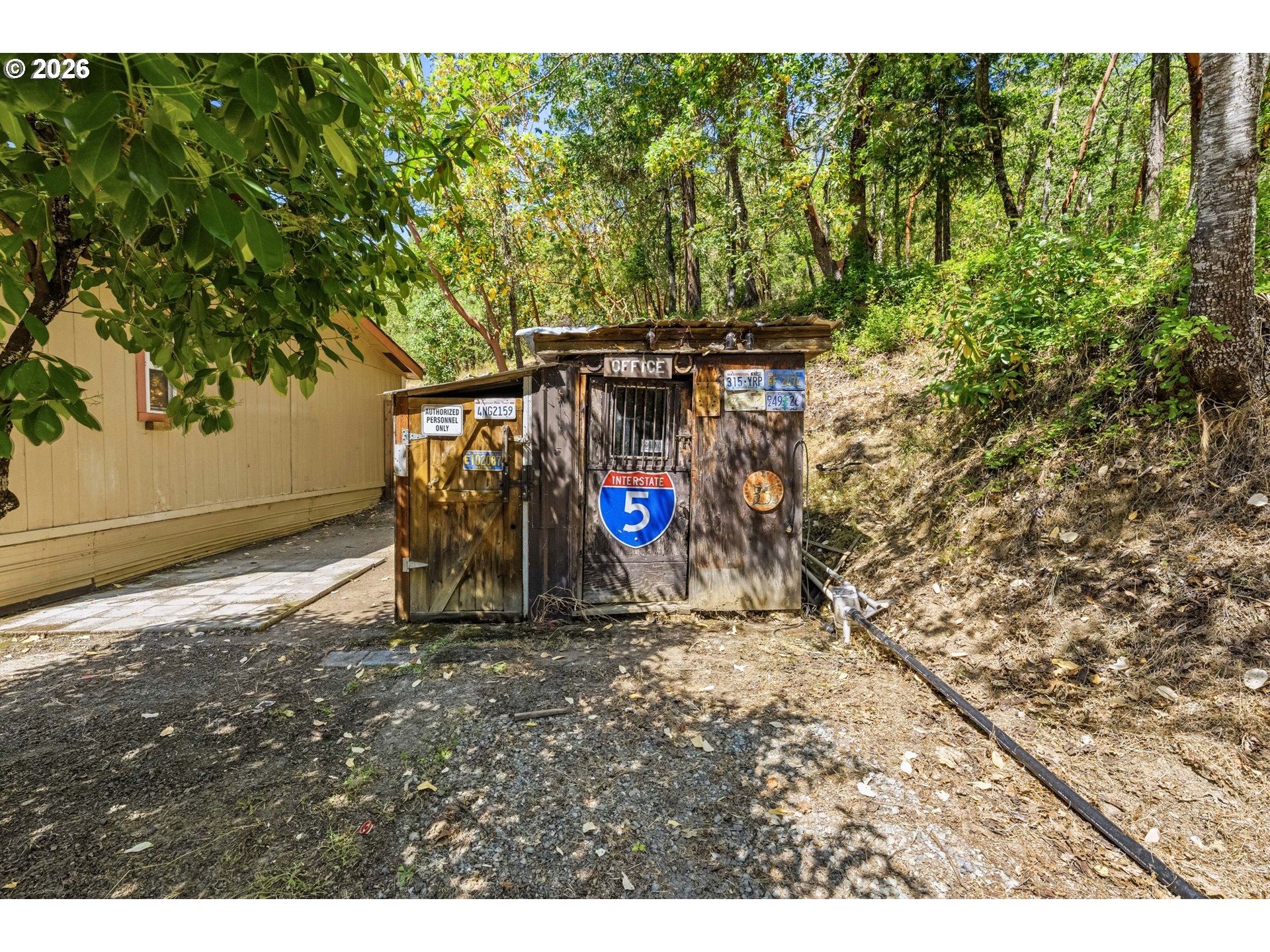 main property photo 27