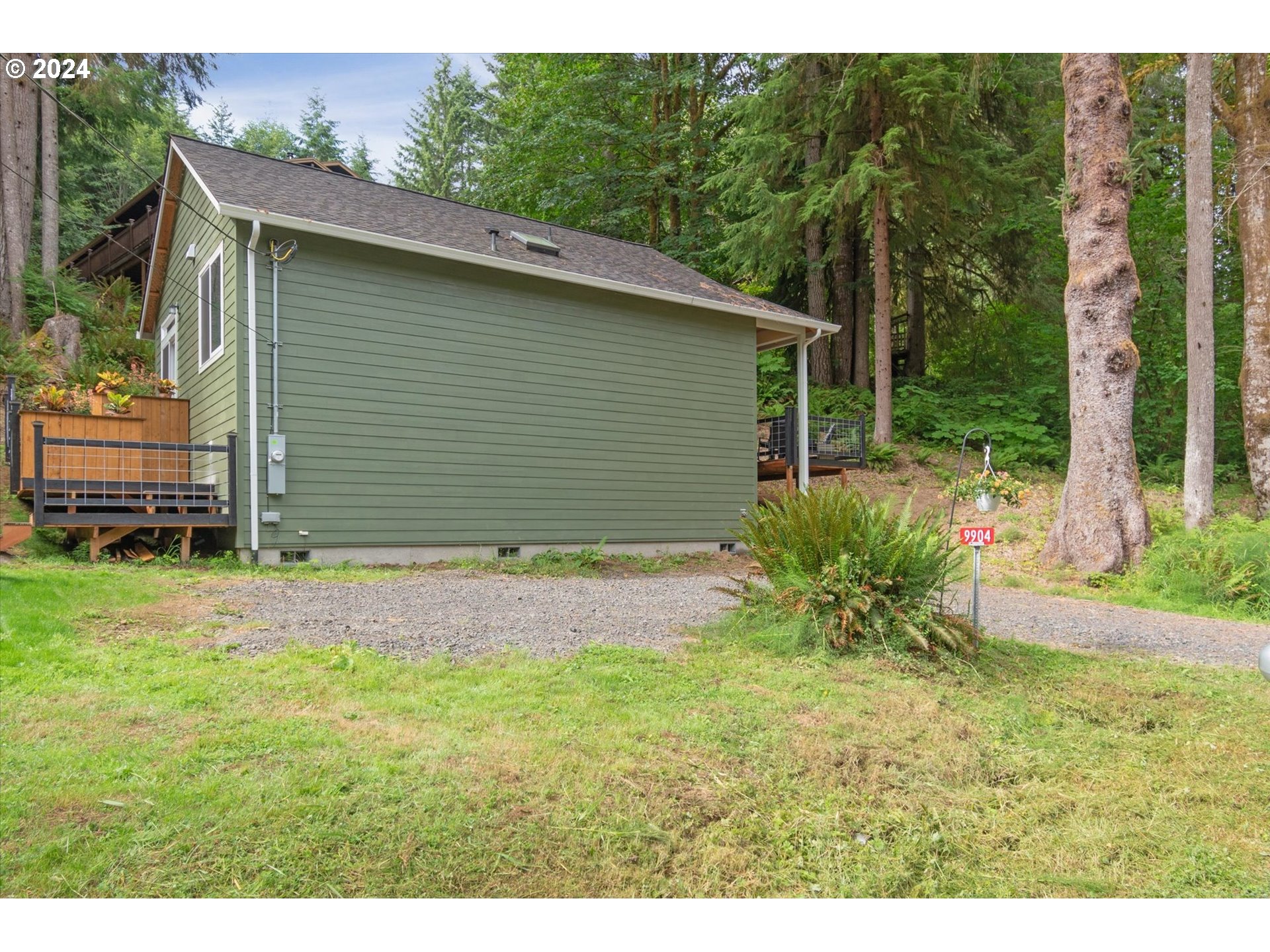 main property photo 28