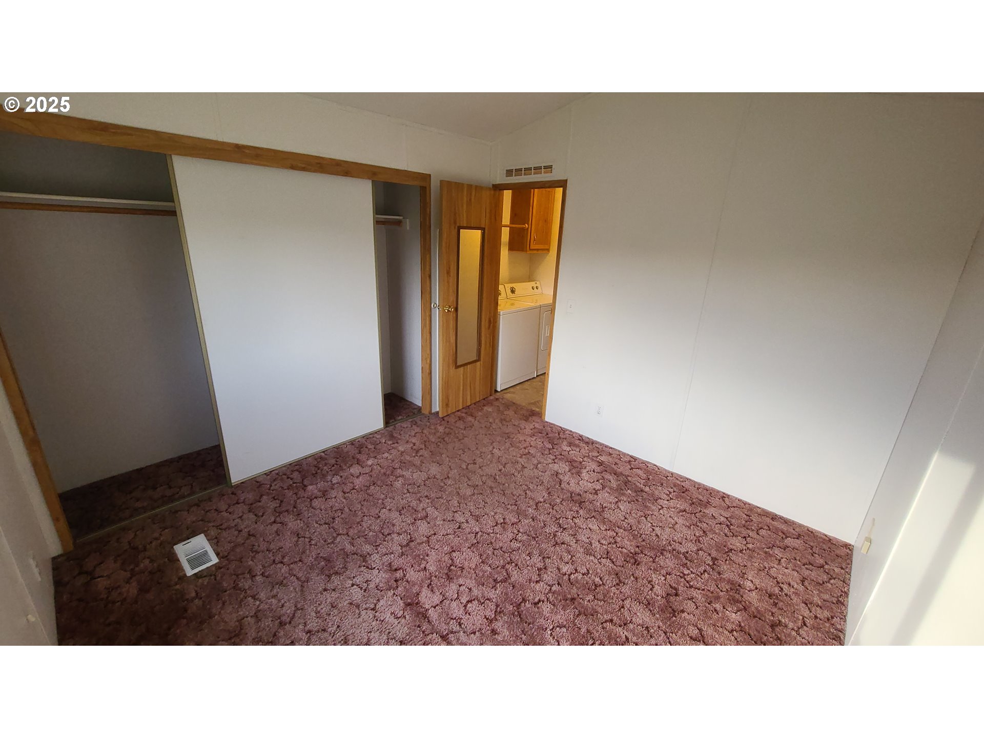 property viewer photo 18
