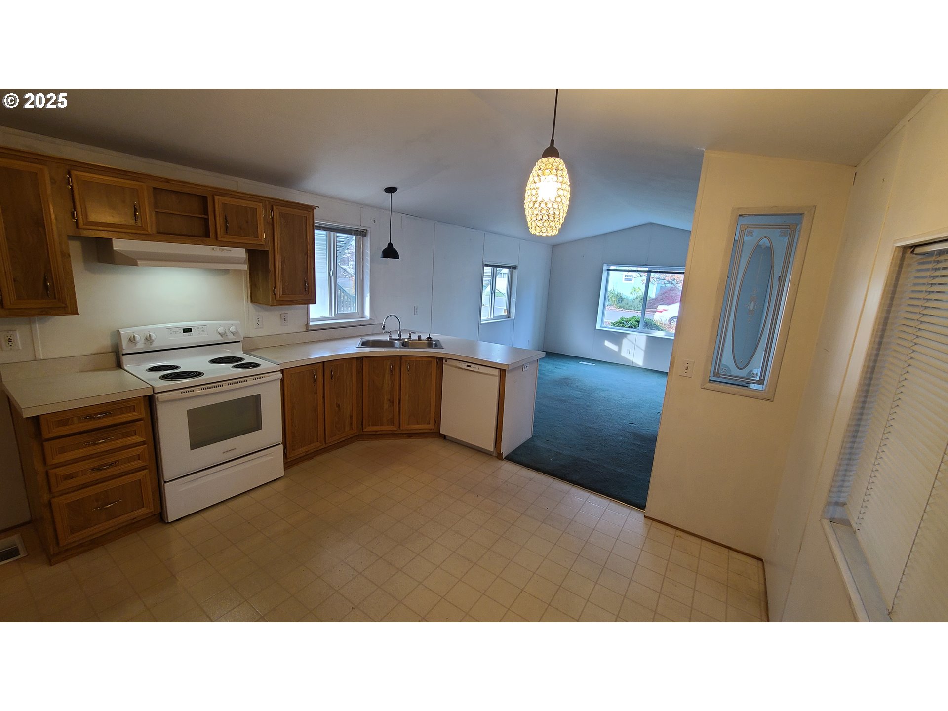 property viewer photo 5