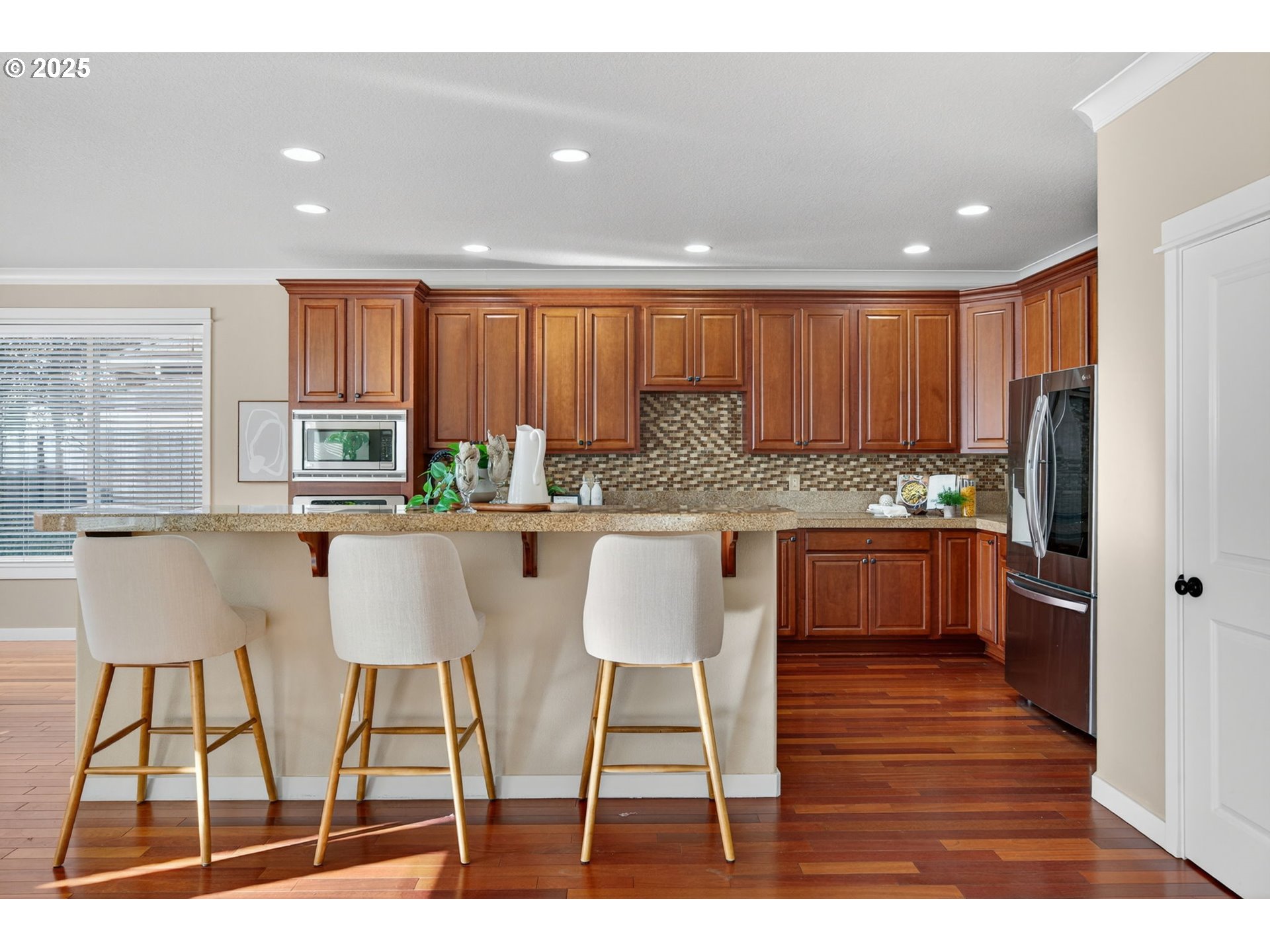 property viewer photo 12