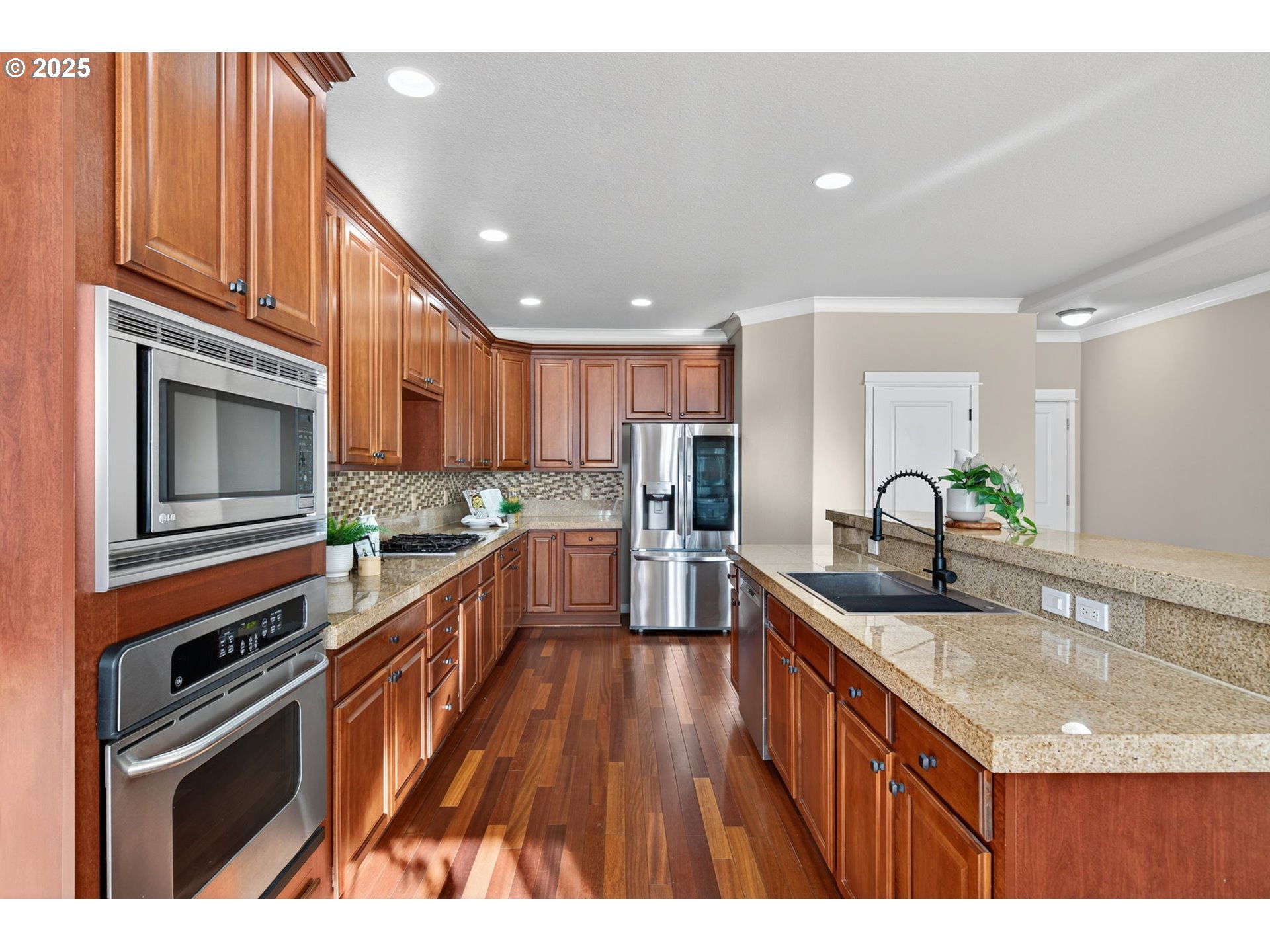 property viewer photo 15