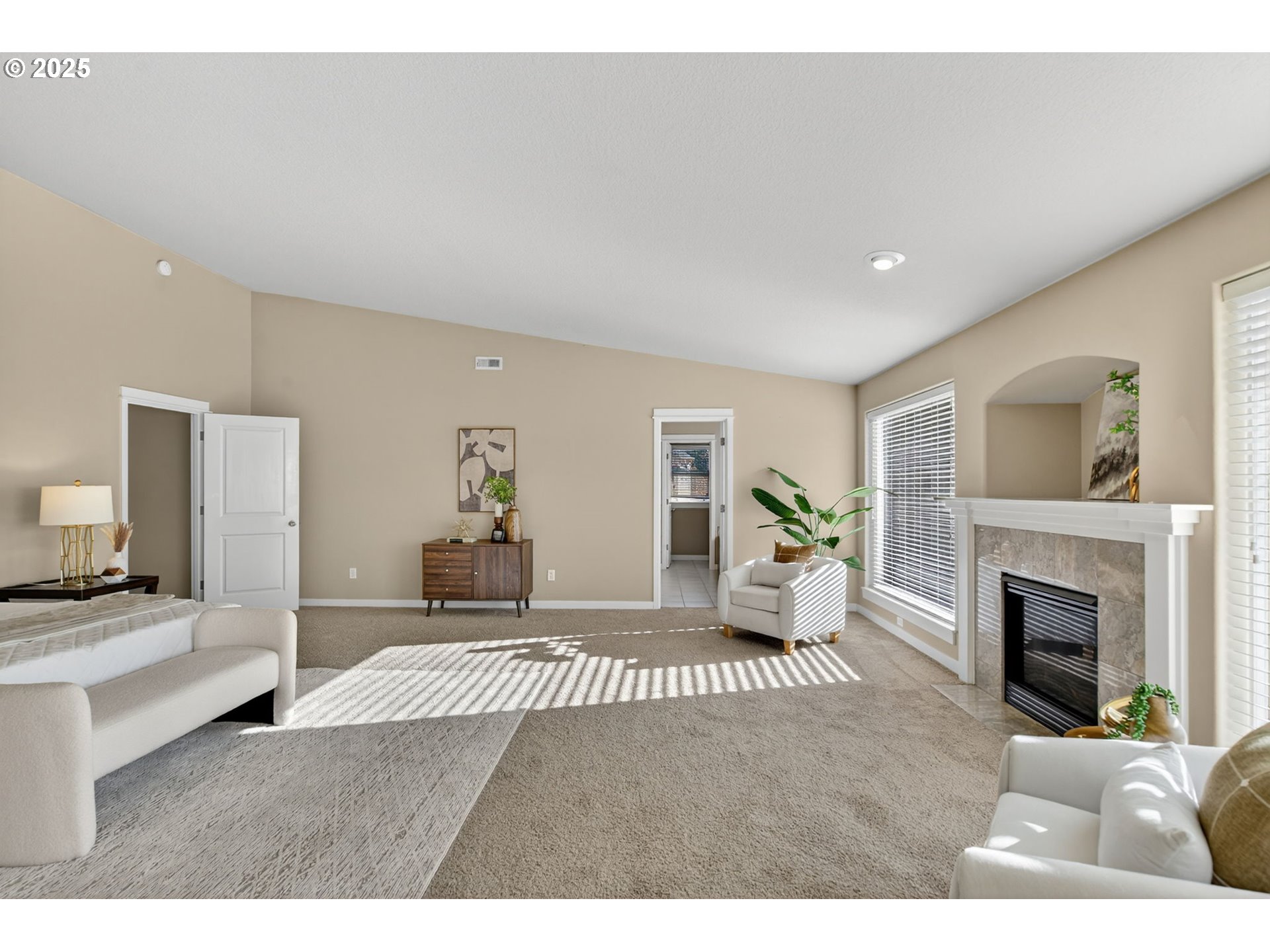 property viewer photo 23