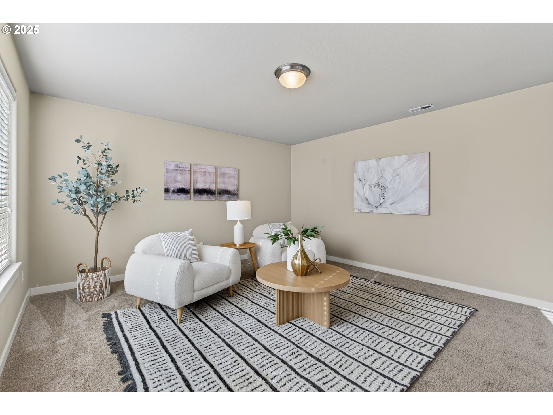 property viewer photo 26