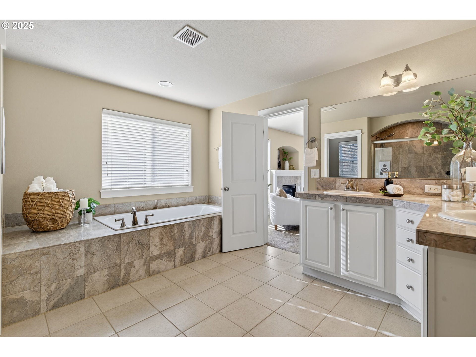 property viewer photo 28
